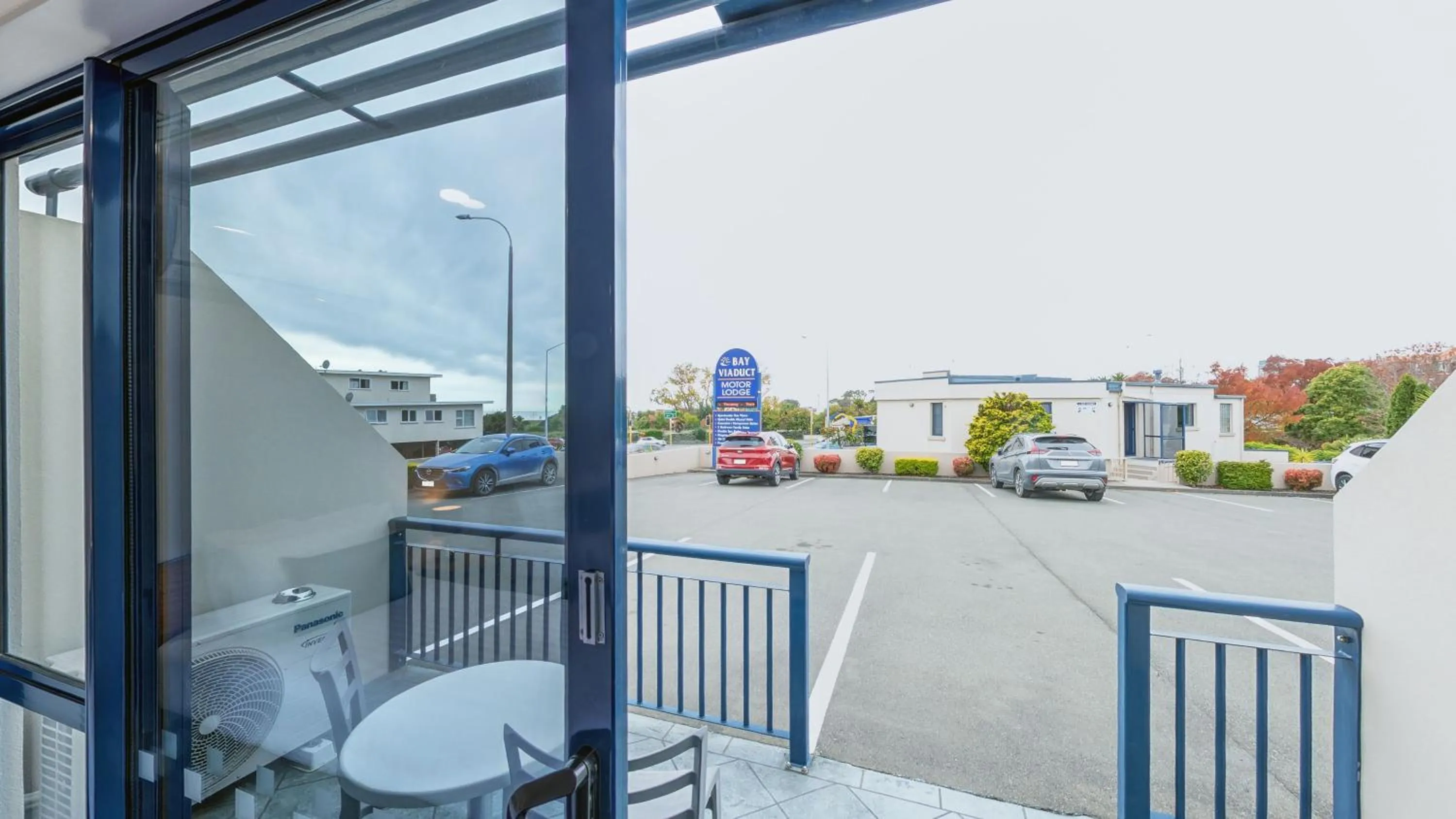 Patio in Bay Viaduct Motor Lodge