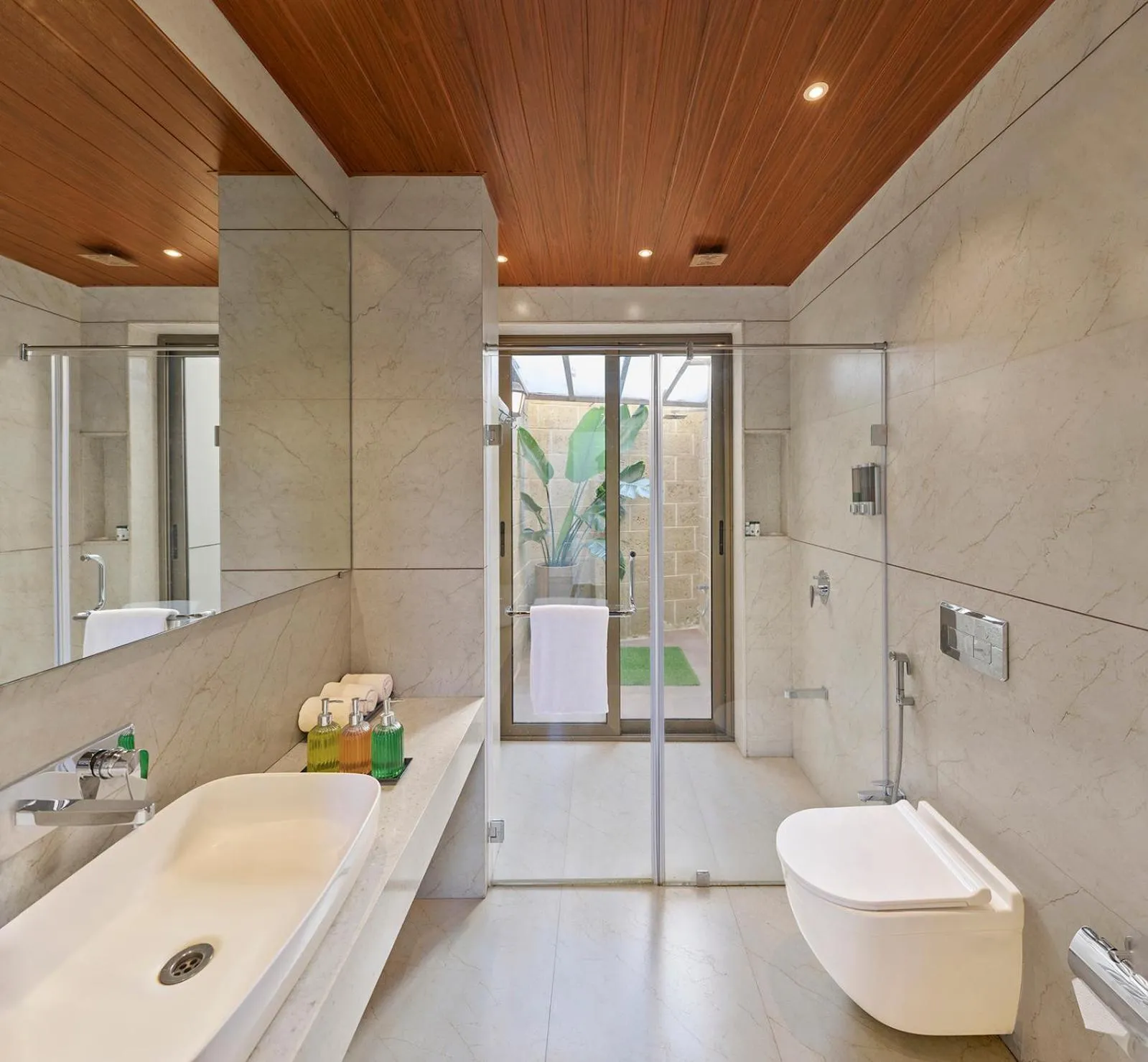 Shower in Shivsagar Resort & Spa