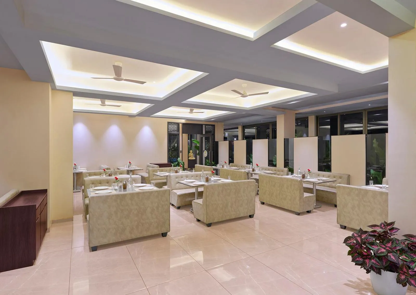 Restaurant/places to eat in Shivsagar Resort & Spa