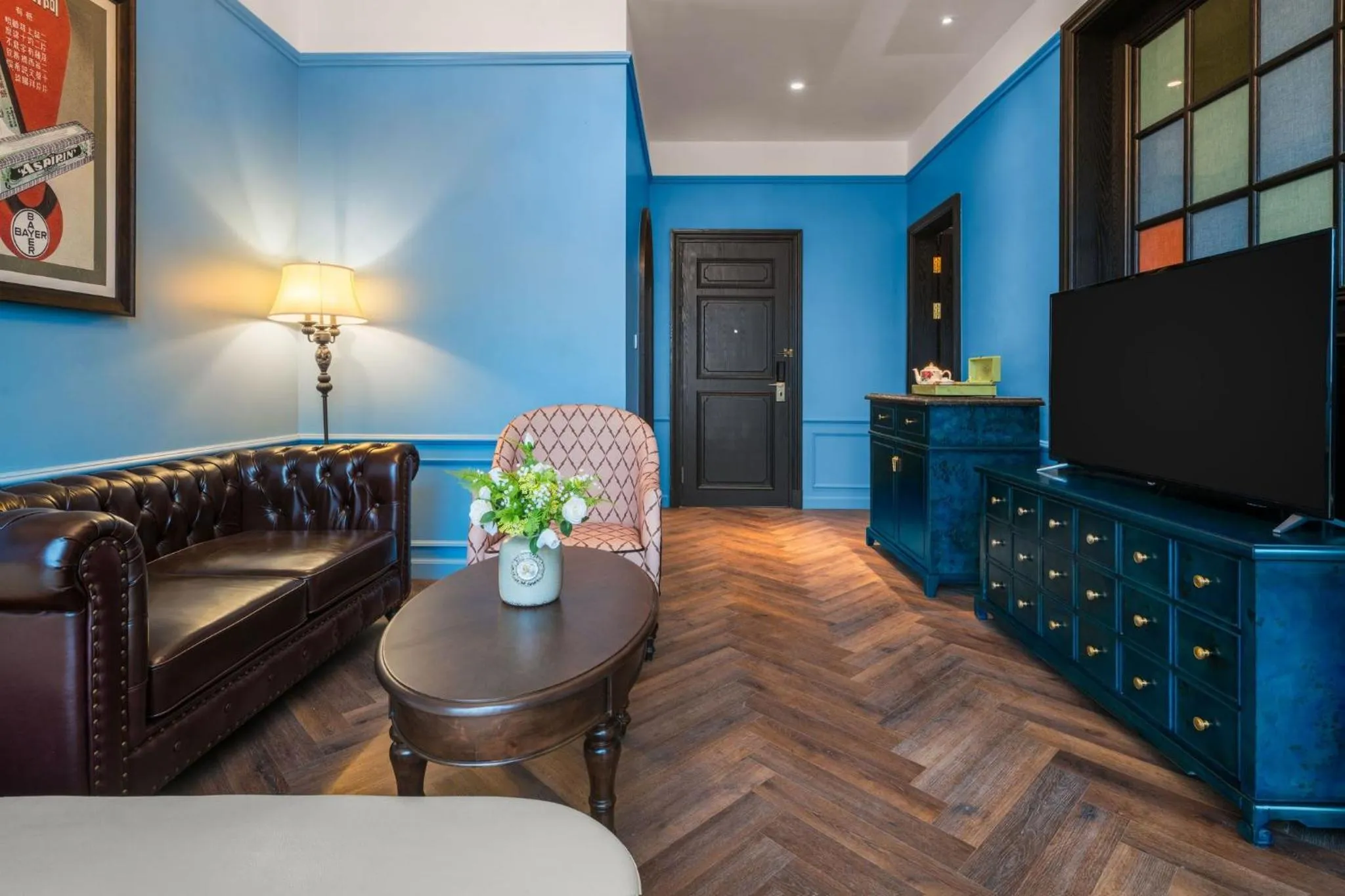 Bedroom in Hotel Indigo Heilong Lake by IHG