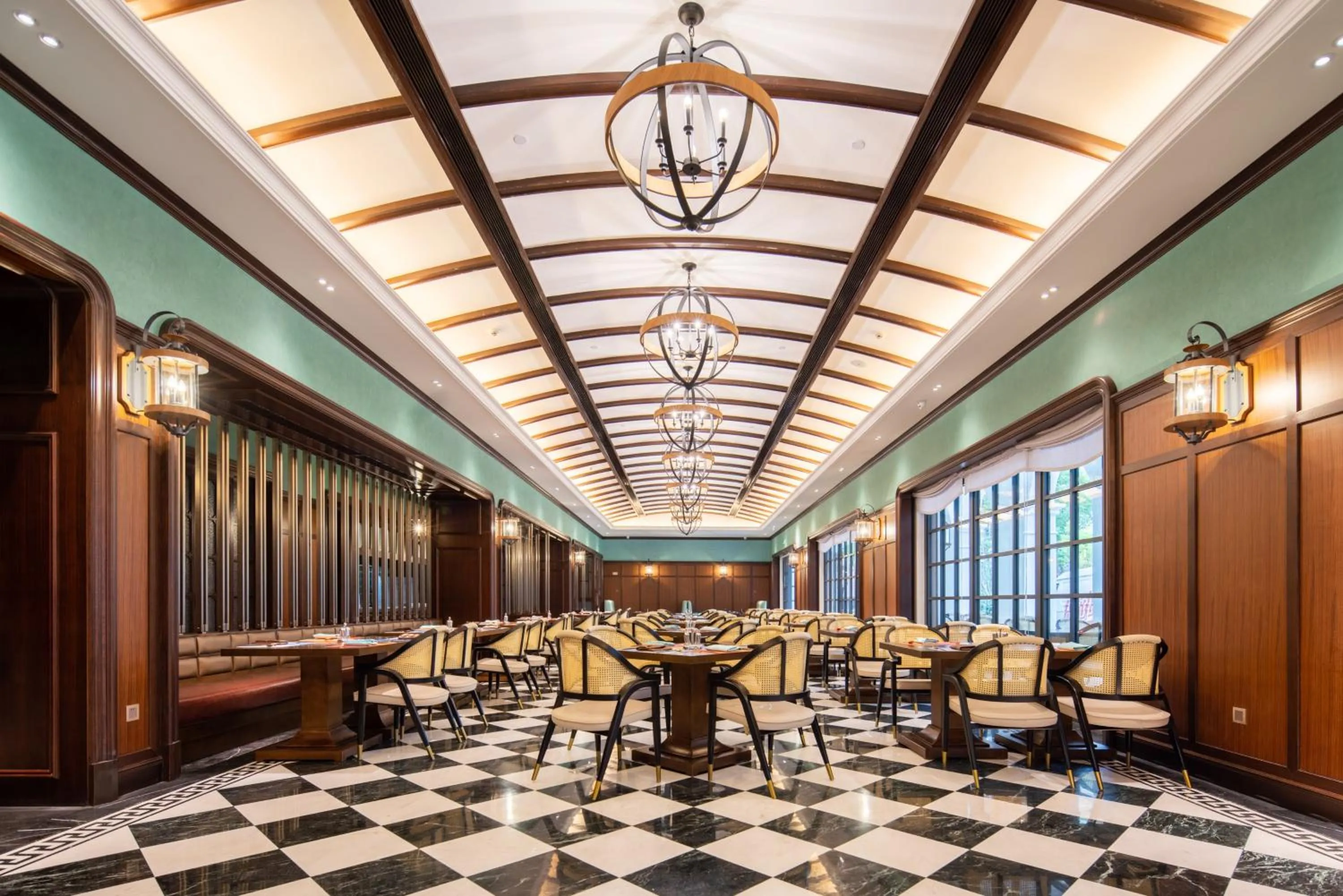 Restaurant/places to eat in Hotel Indigo Heilong Lake by IHG