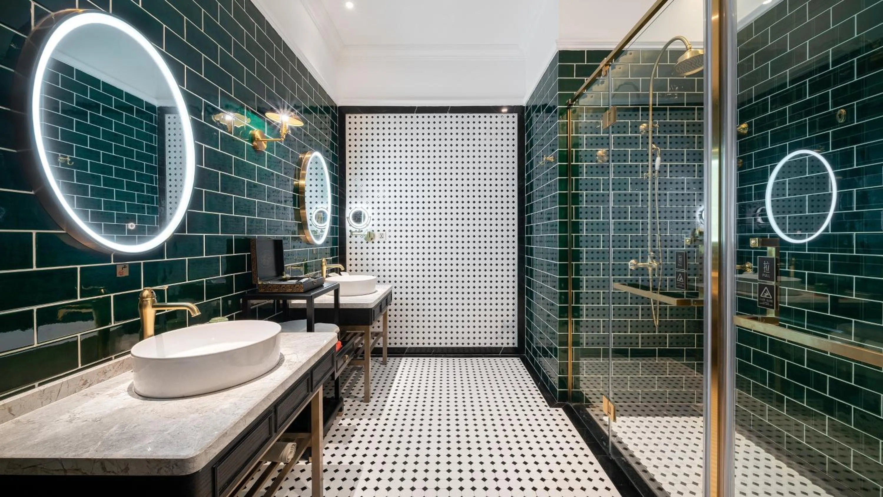 Bathroom in Hotel Indigo Heilong Lake by IHG