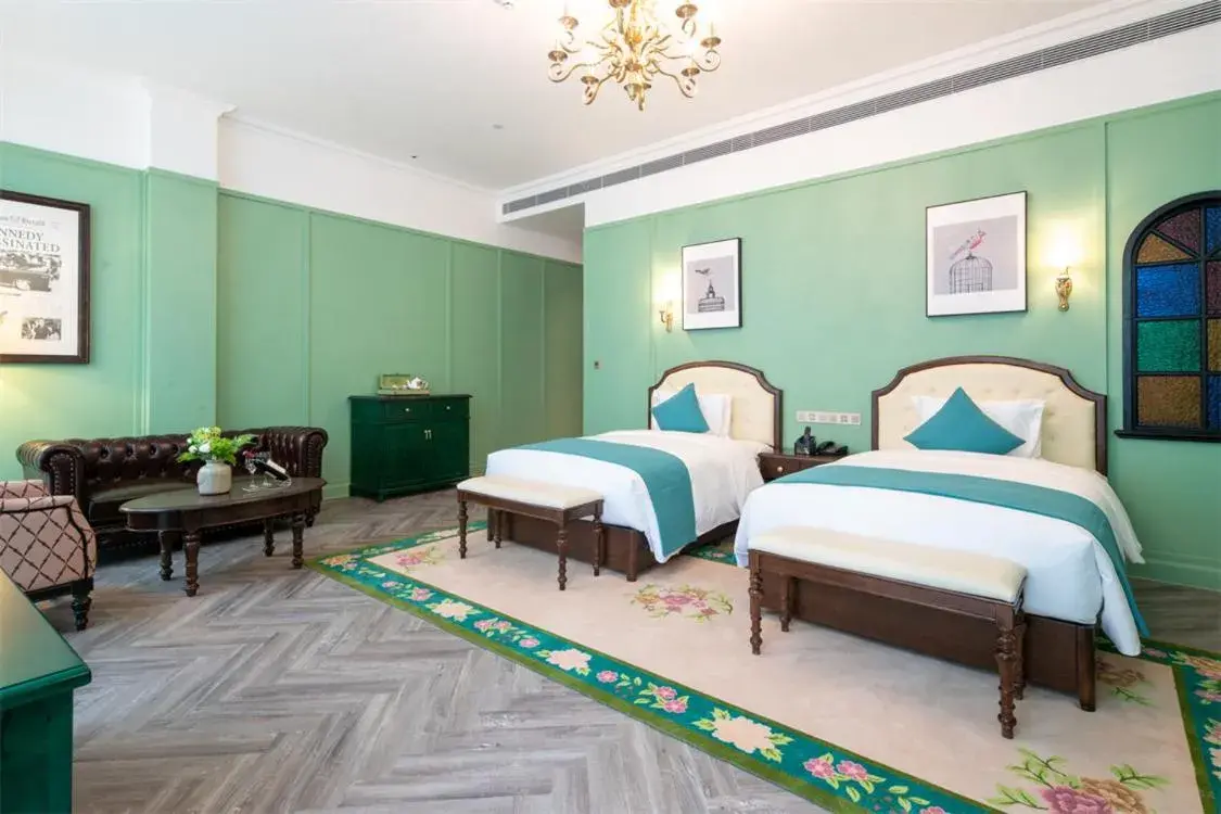 Deluxe Twin Room in Hotel Indigo Heilong Lake by IHG Deluxe Twin Room in Hotel Indigo Heilong Lake by IHG