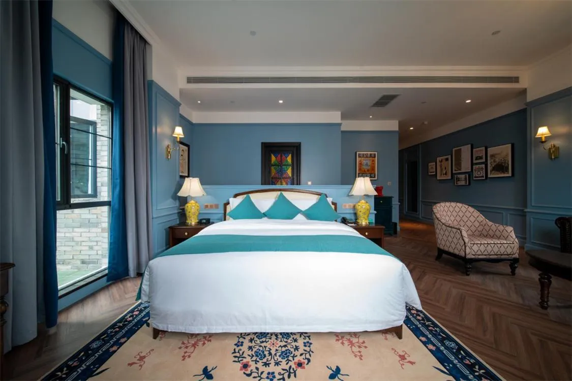 Photo of the whole room in Hotel Indigo Heilong Lake by IHG