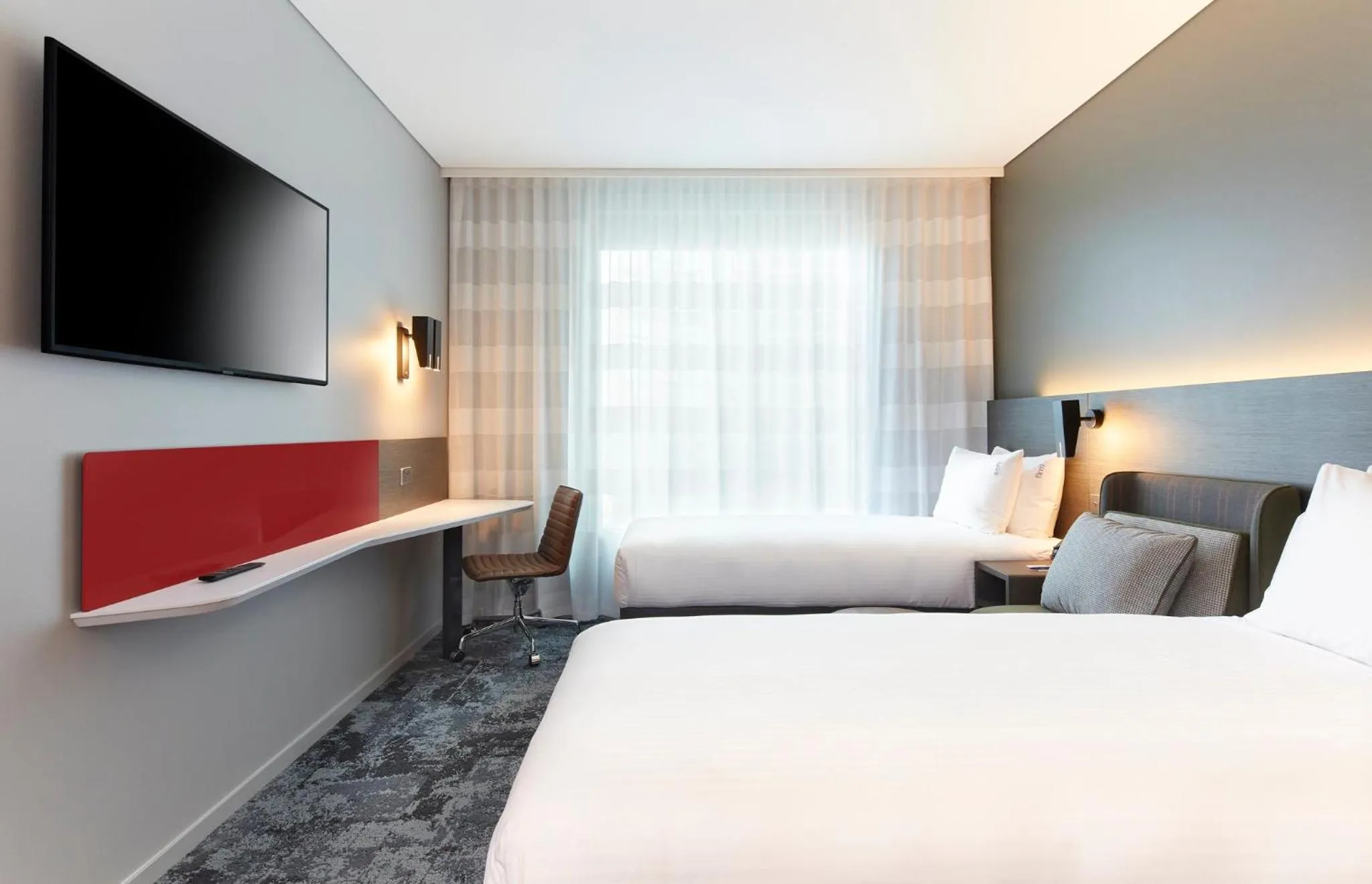 Photo of the whole room, Bed in Holiday Inn Express Melbourne Southbank by IHG