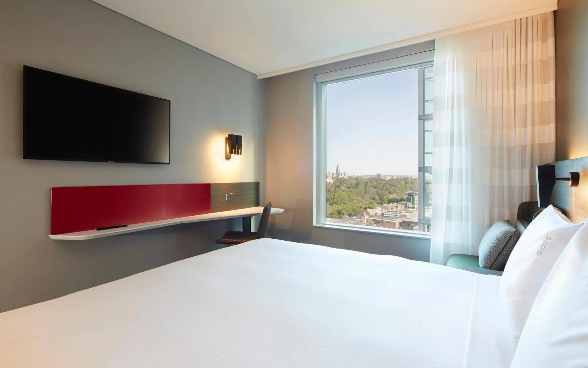 Photo of the whole room, Bed in Holiday Inn Express Melbourne Southbank by IHG