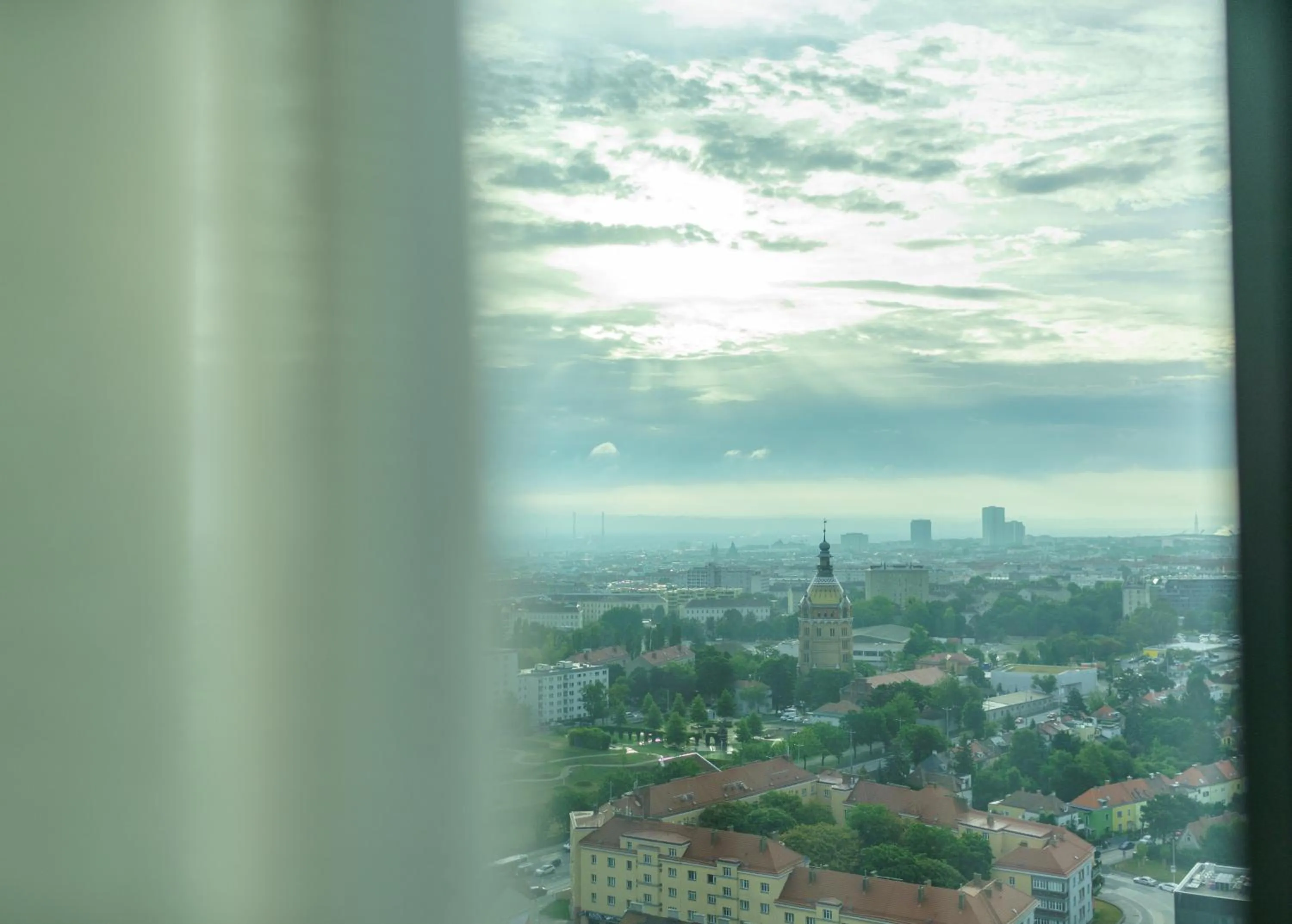 Restaurant/places to eat in Clarion Hotel Vienna South