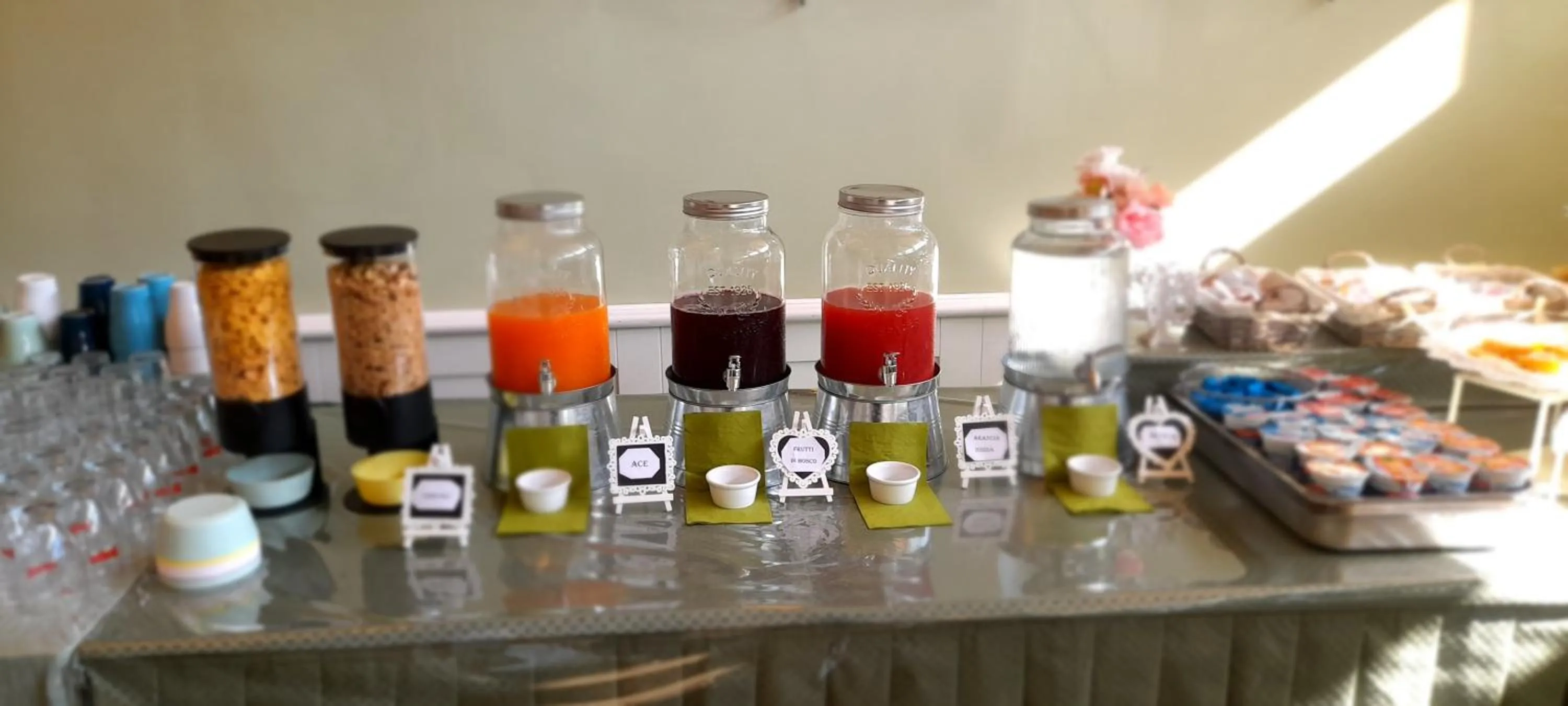 Buffet breakfast in Hotel Maddalena