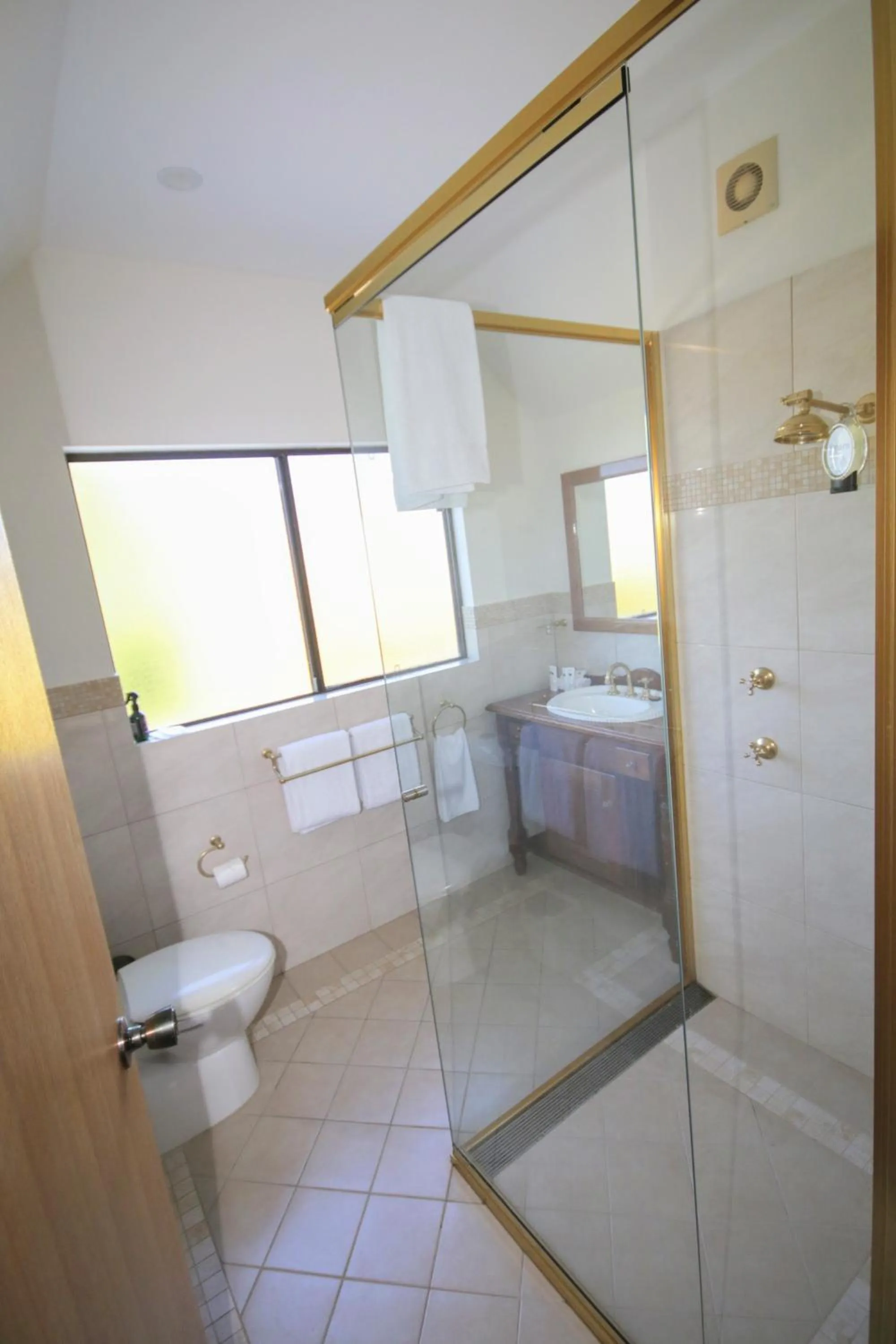 Clarendon Forest Retreat