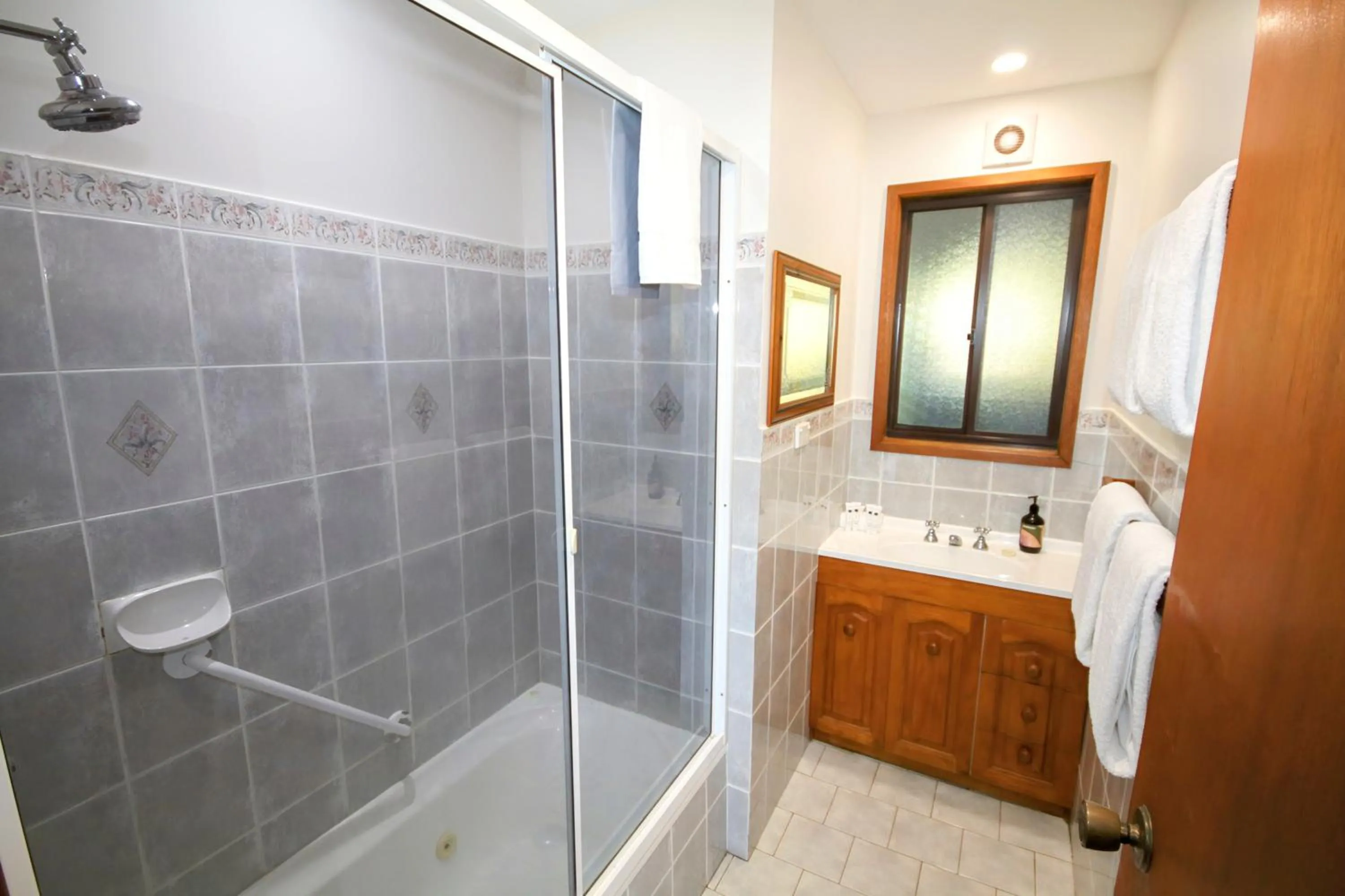 Clarendon Forest Retreat