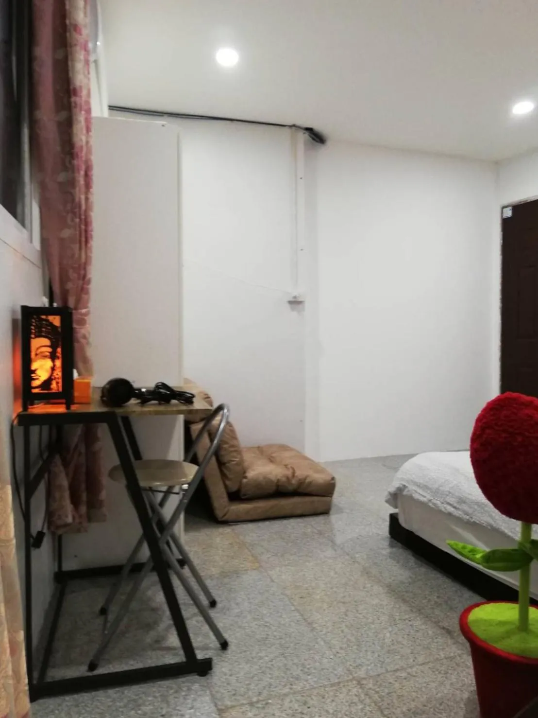 Bed in Baan1668 Hometel near Chinatown One Bangkok