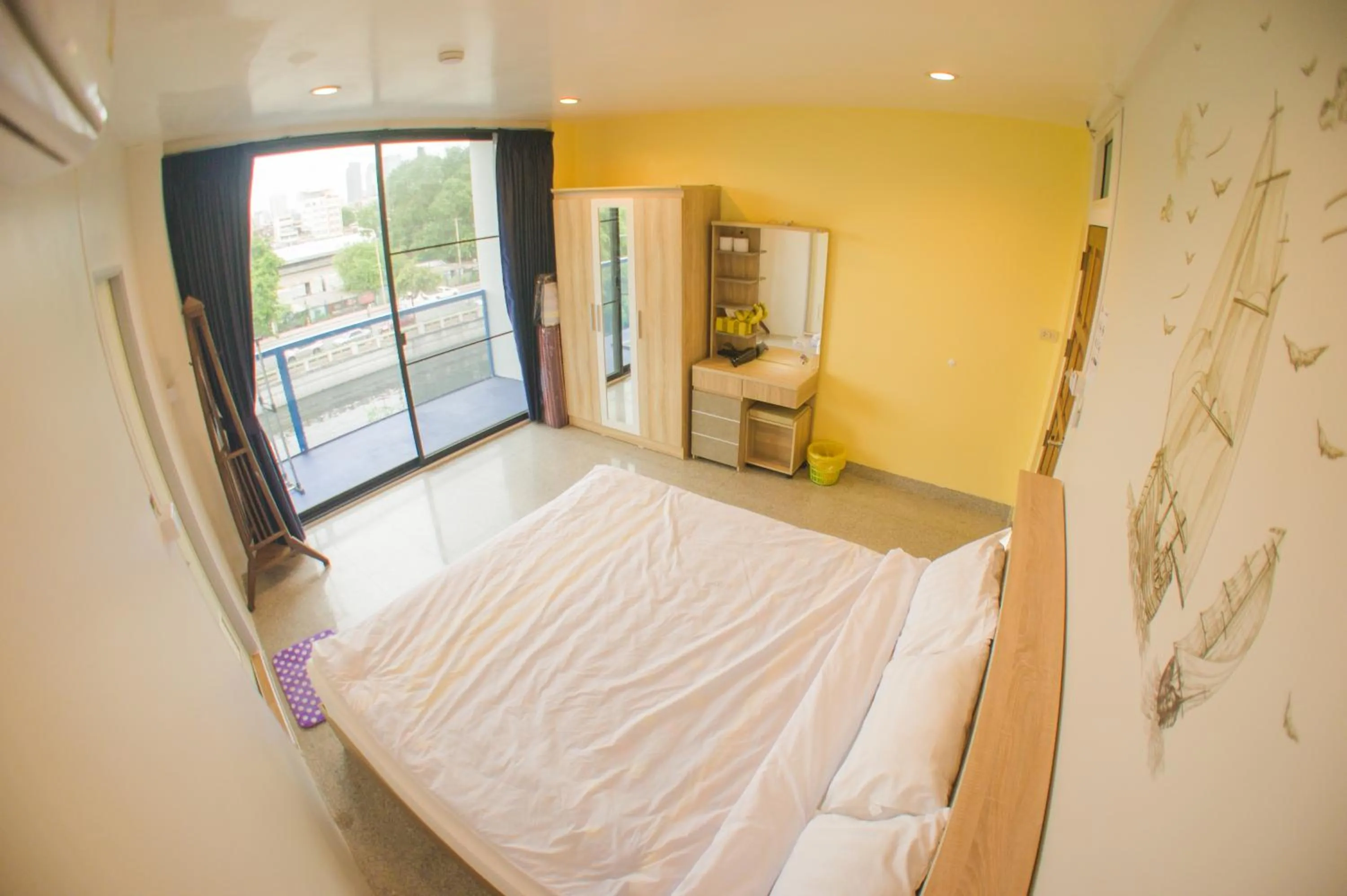 Deluxe Double Room with Balcony in Baan1668 Hometel near Chinatown One Bangkok