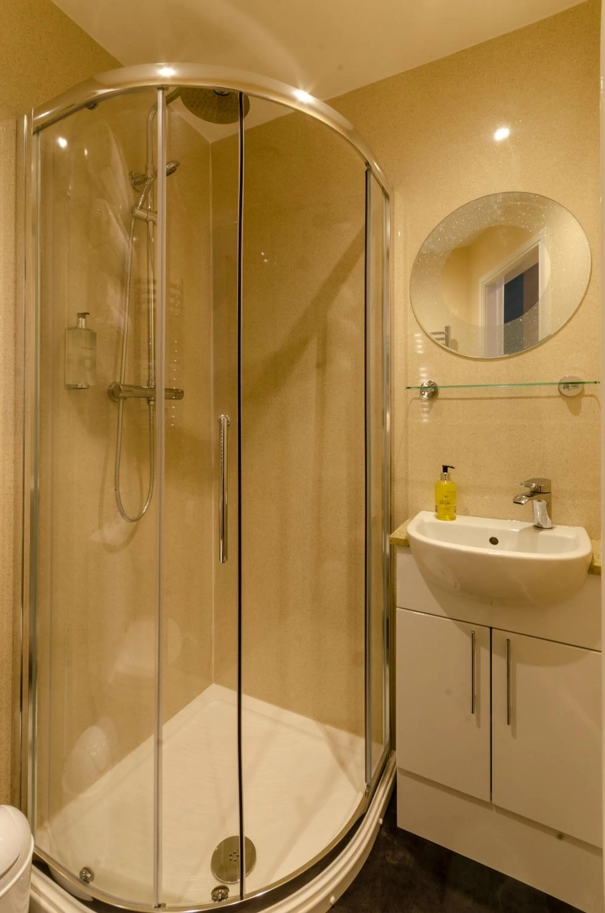 Shower in Pinfold House