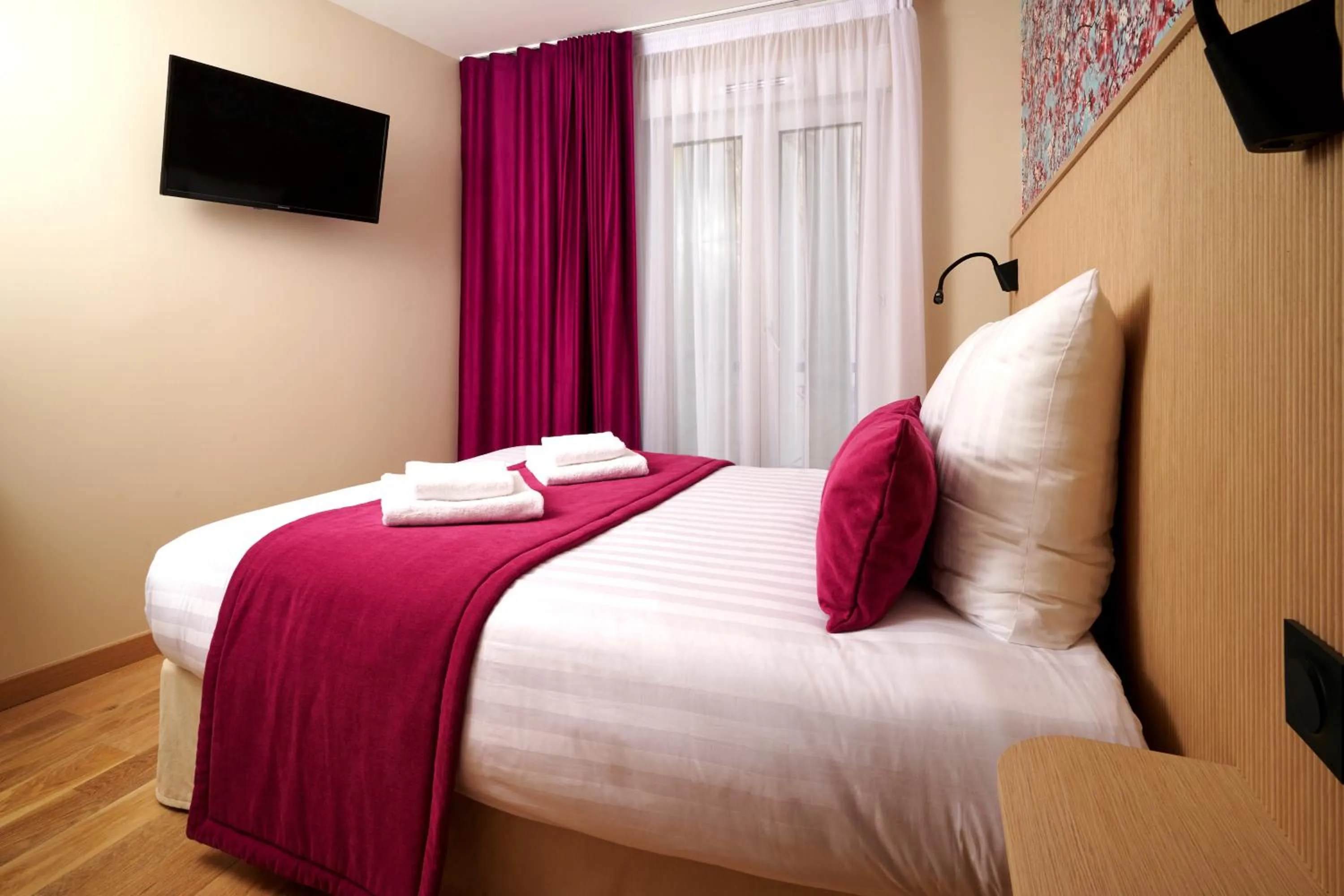 Bed in VLH Montparnasse Eiffel