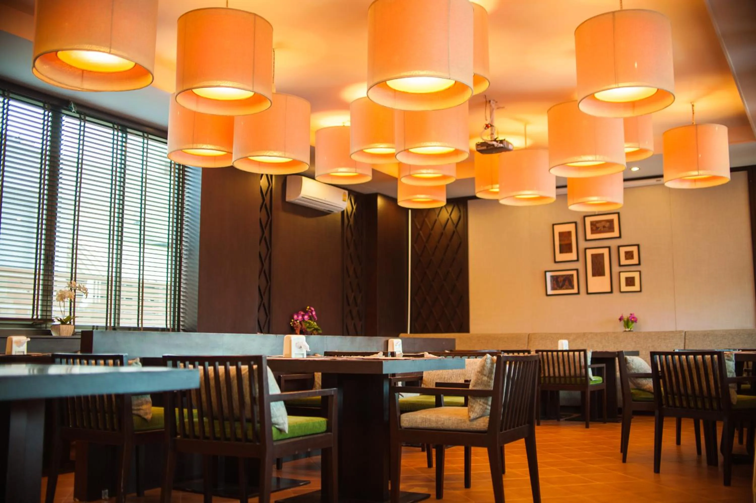 Restaurant/places to eat in Panya Resort Hotel