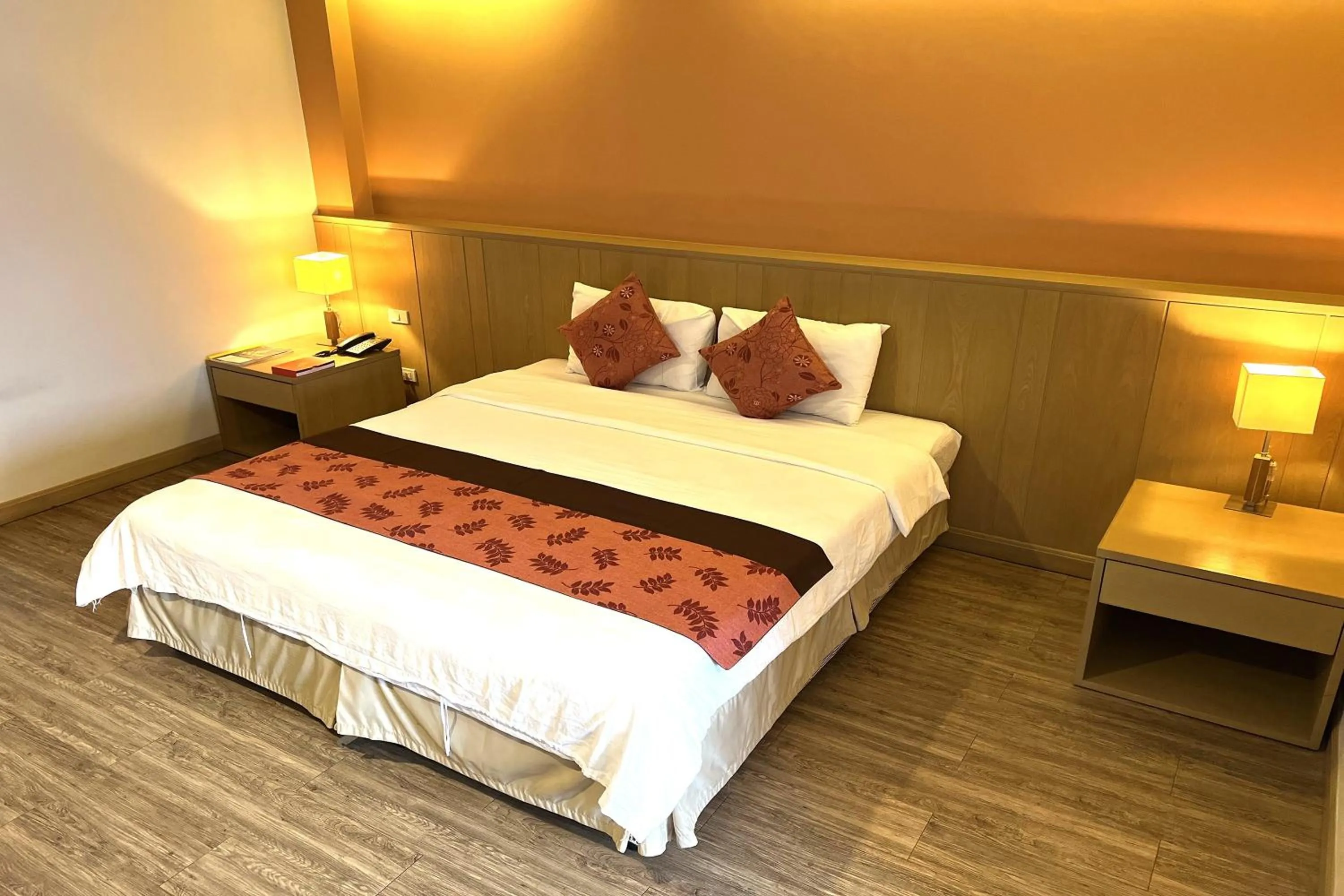 Bed in Panya Resort Hotel