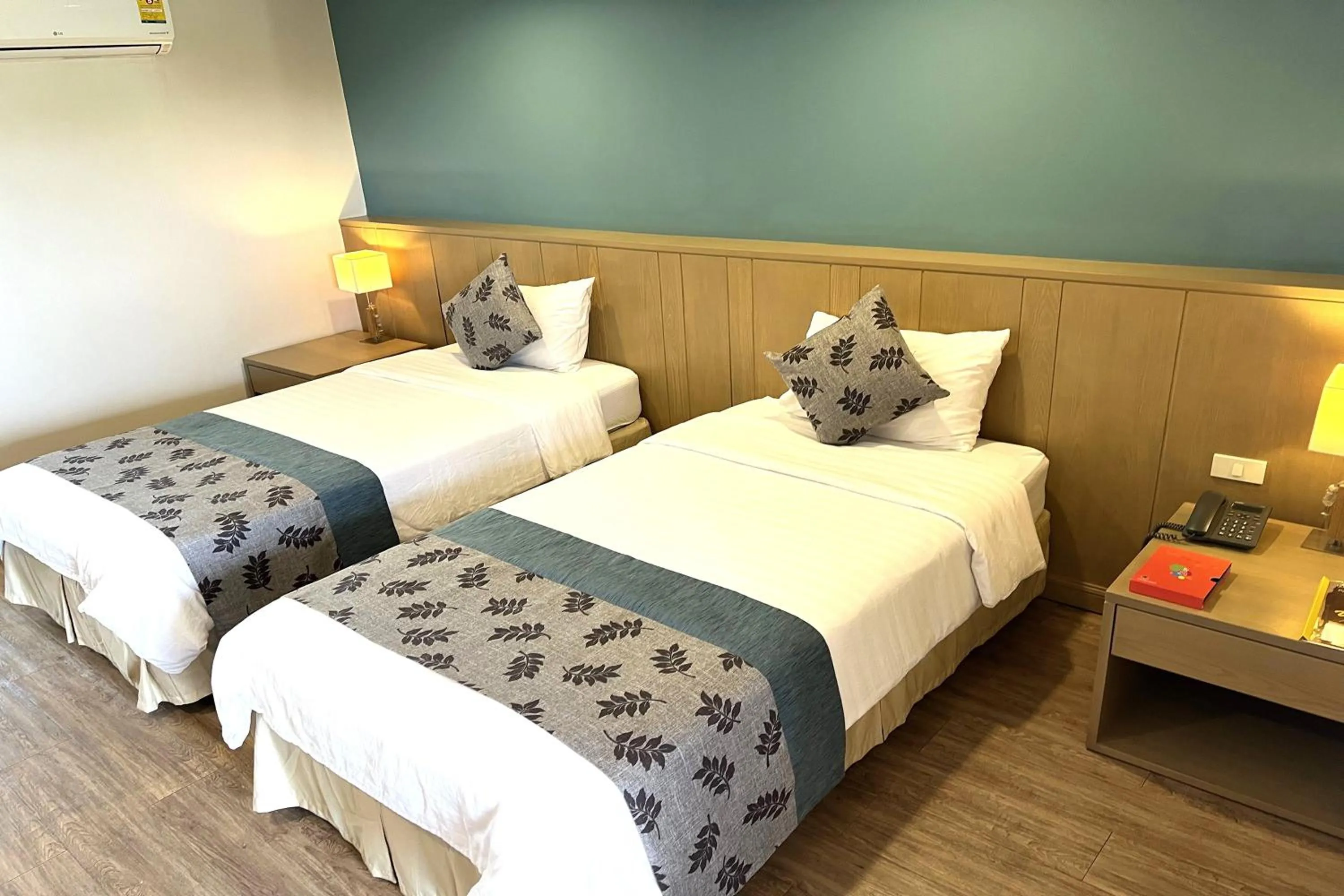 Bed in Panya Resort Hotel