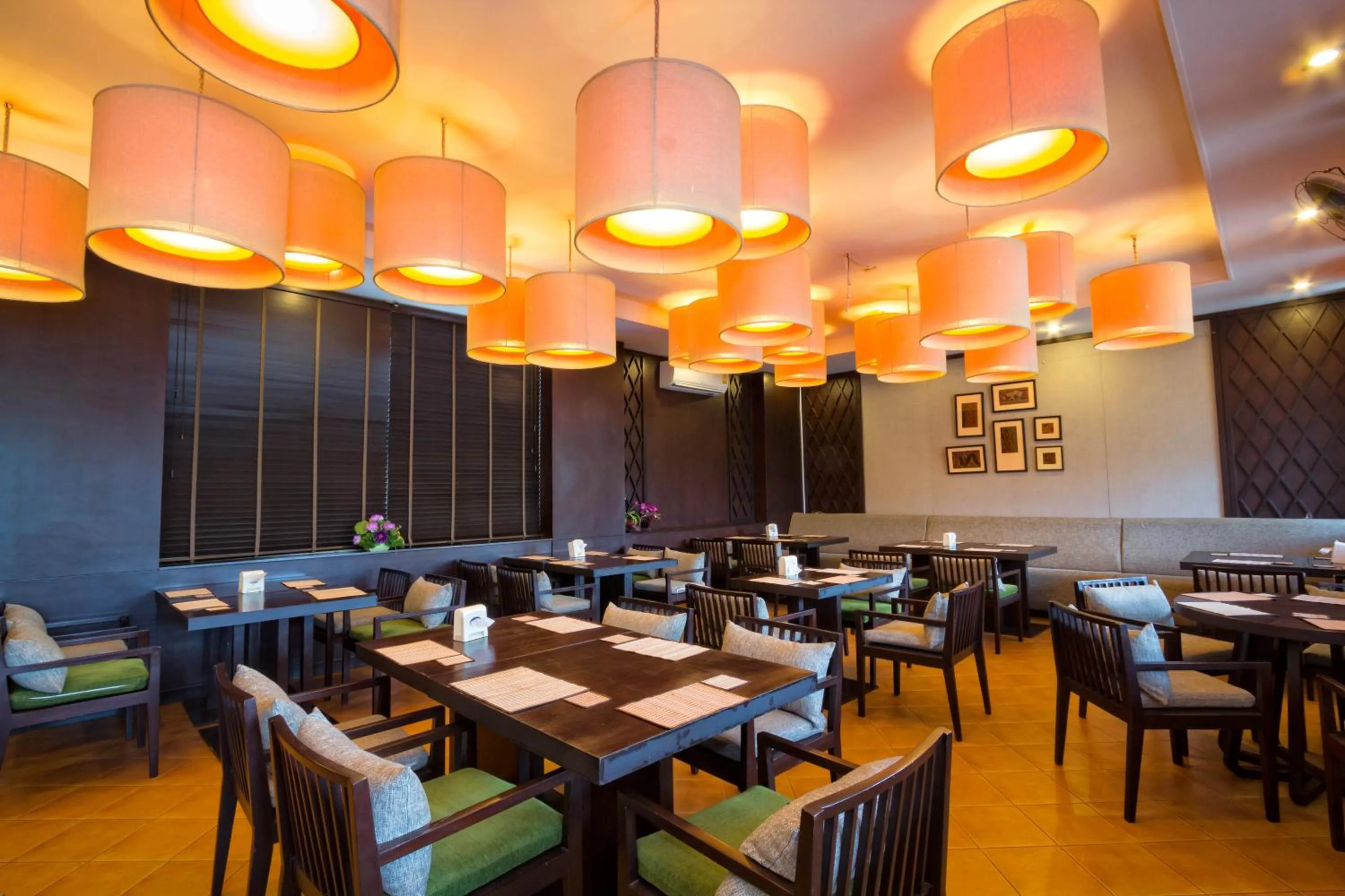 Restaurant/places to eat in Panya Resort Hotel