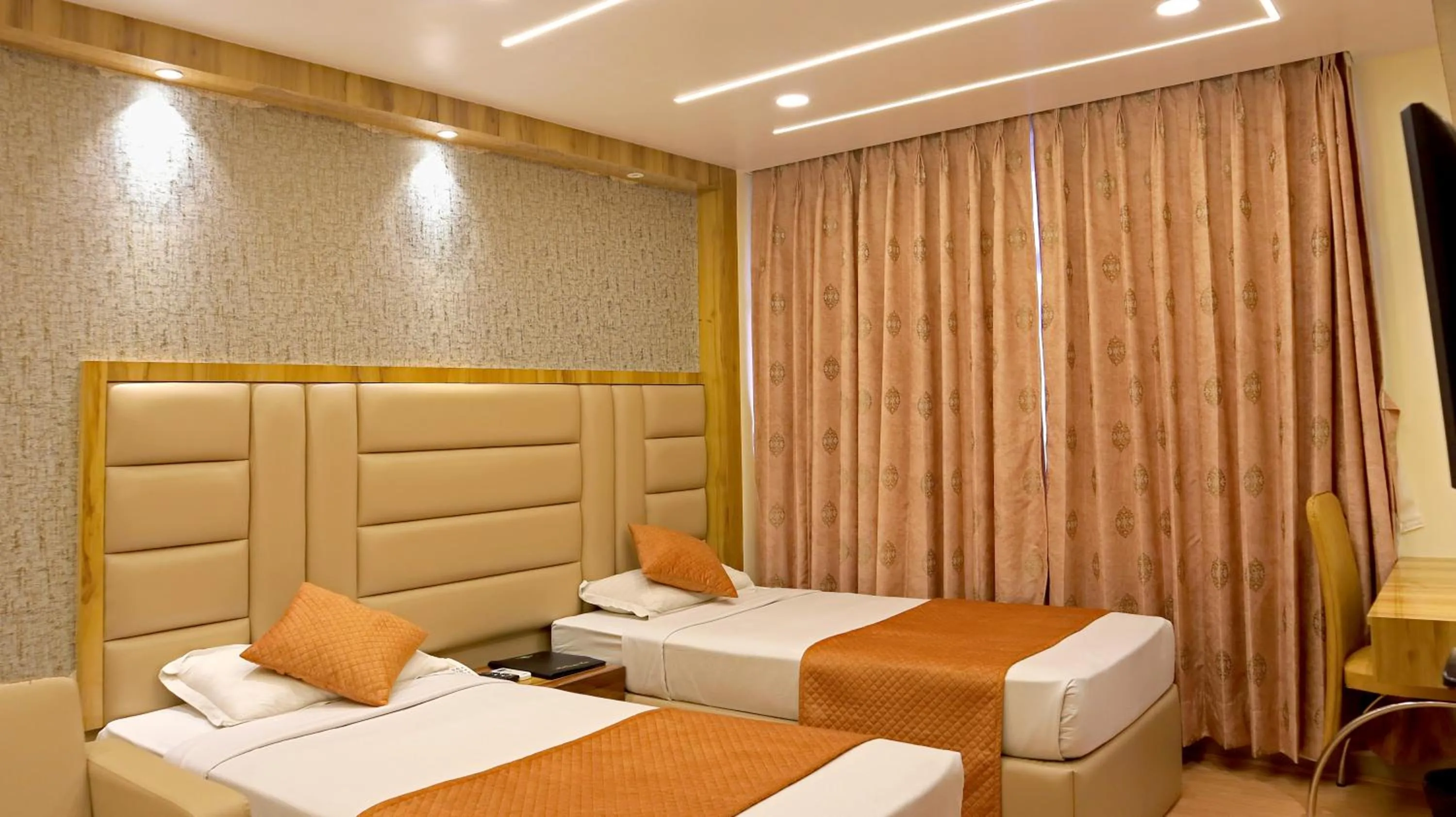 Bed in Hotel Executive Tower