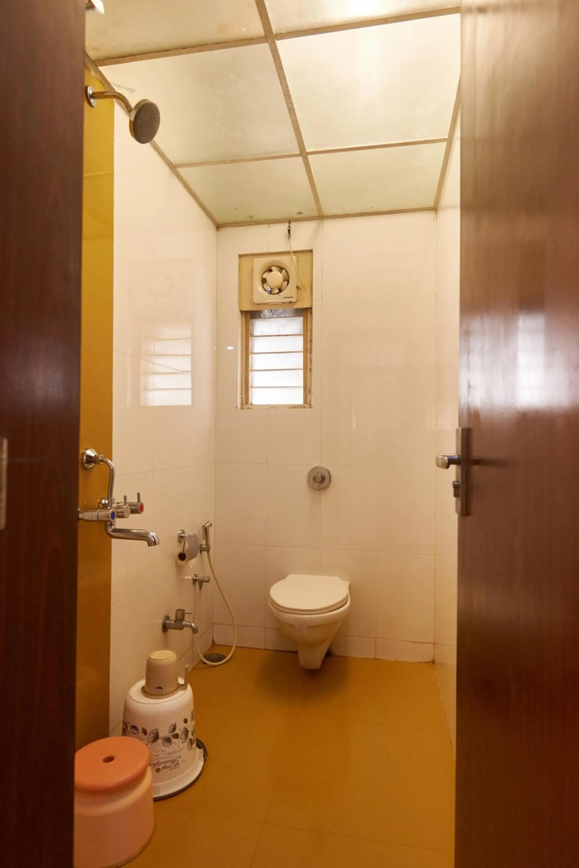 Shower in Hotel Sai Mahal