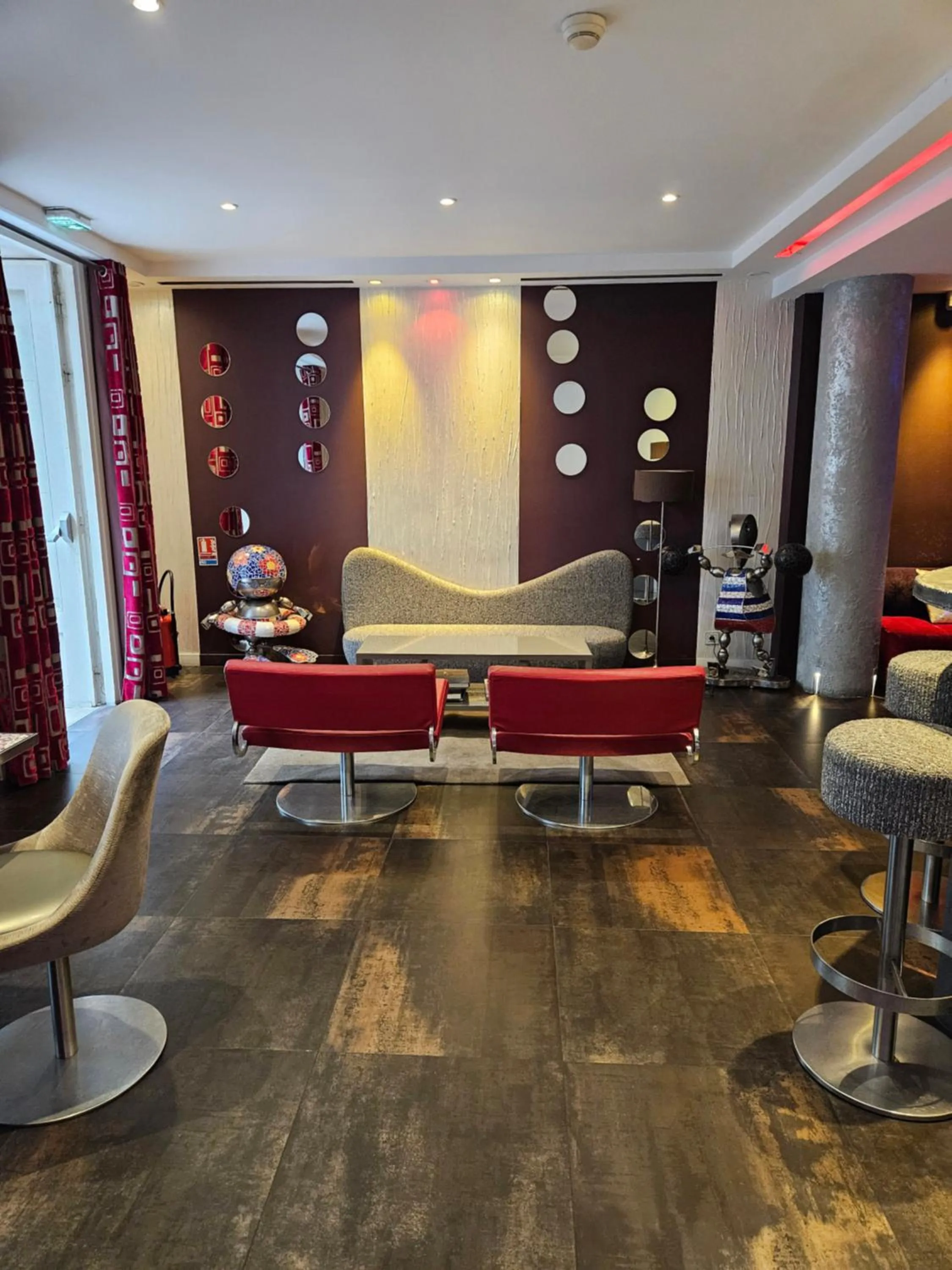 Lounge or bar in ATN Hôtel