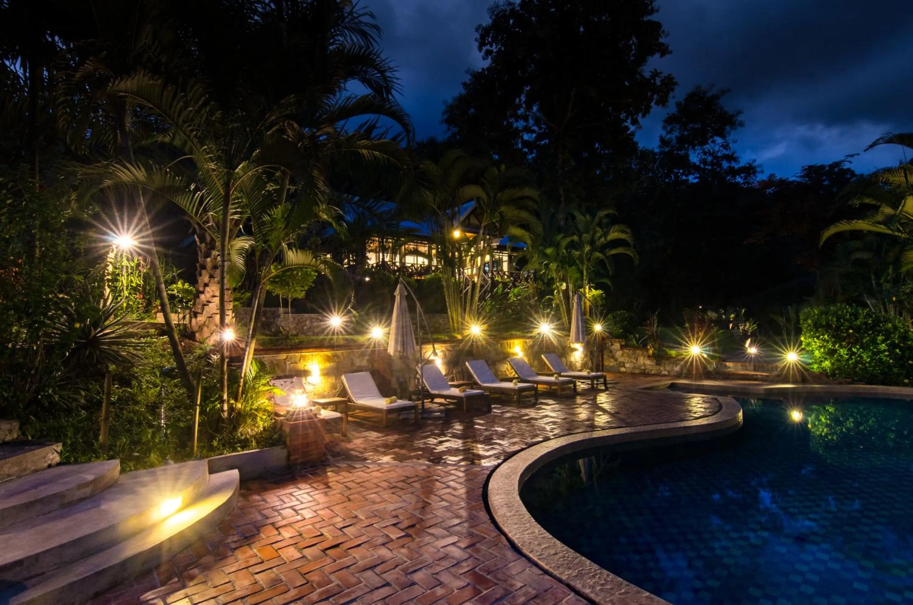 Sunset in Hillside - Nature Lifestyle Lodge