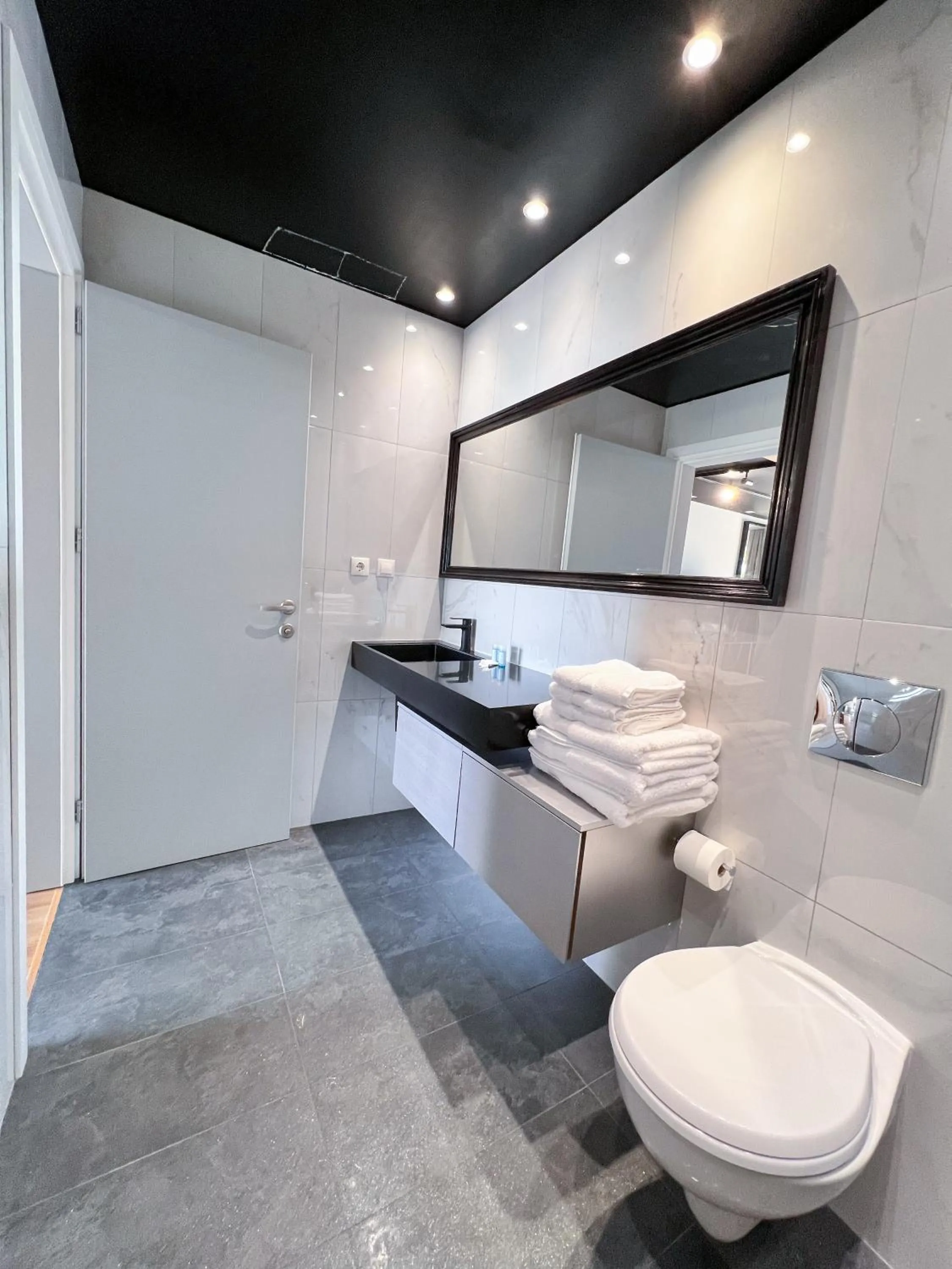 Toilet in Porto Eda Hotel