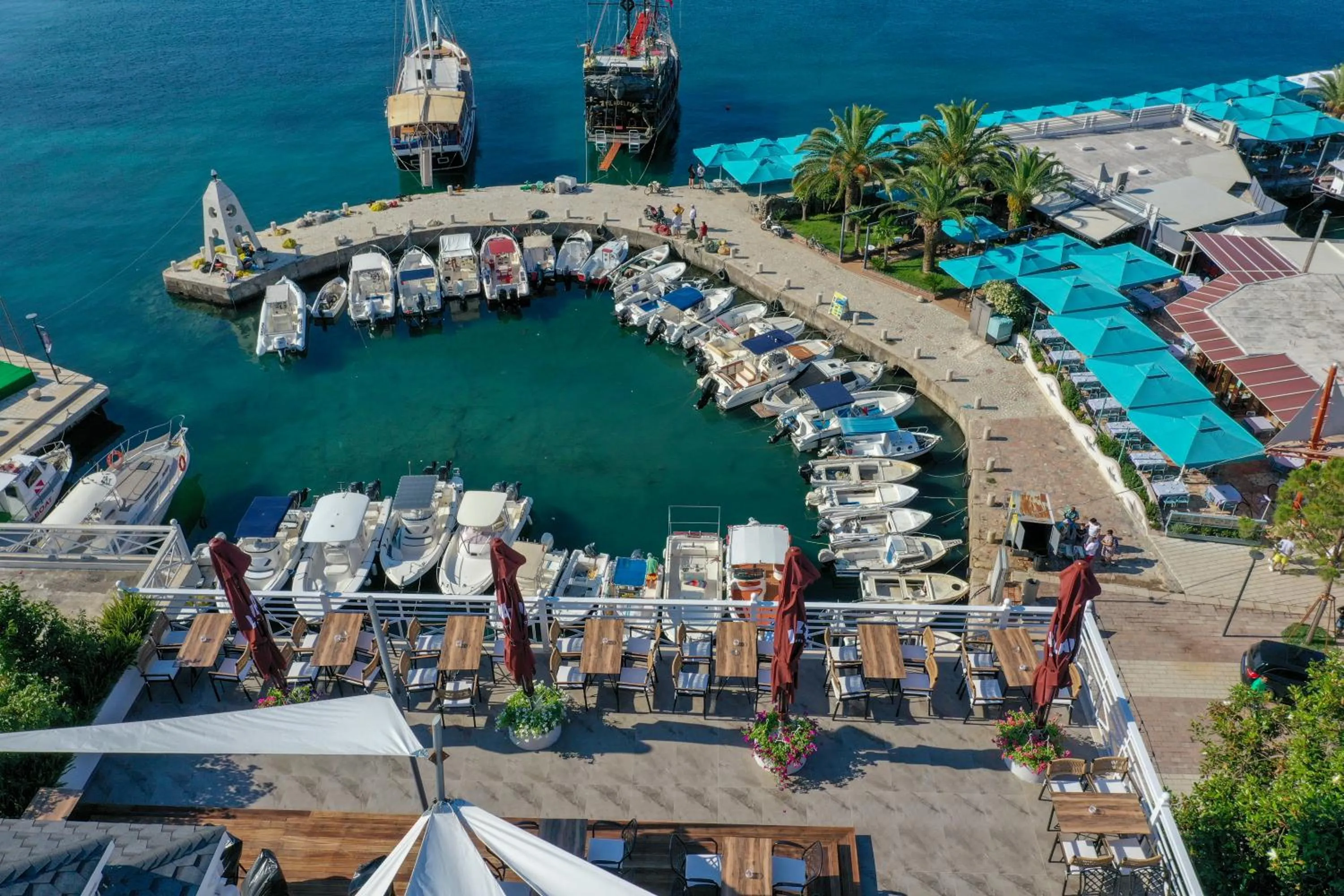 Property building in Porto Eda Hotel