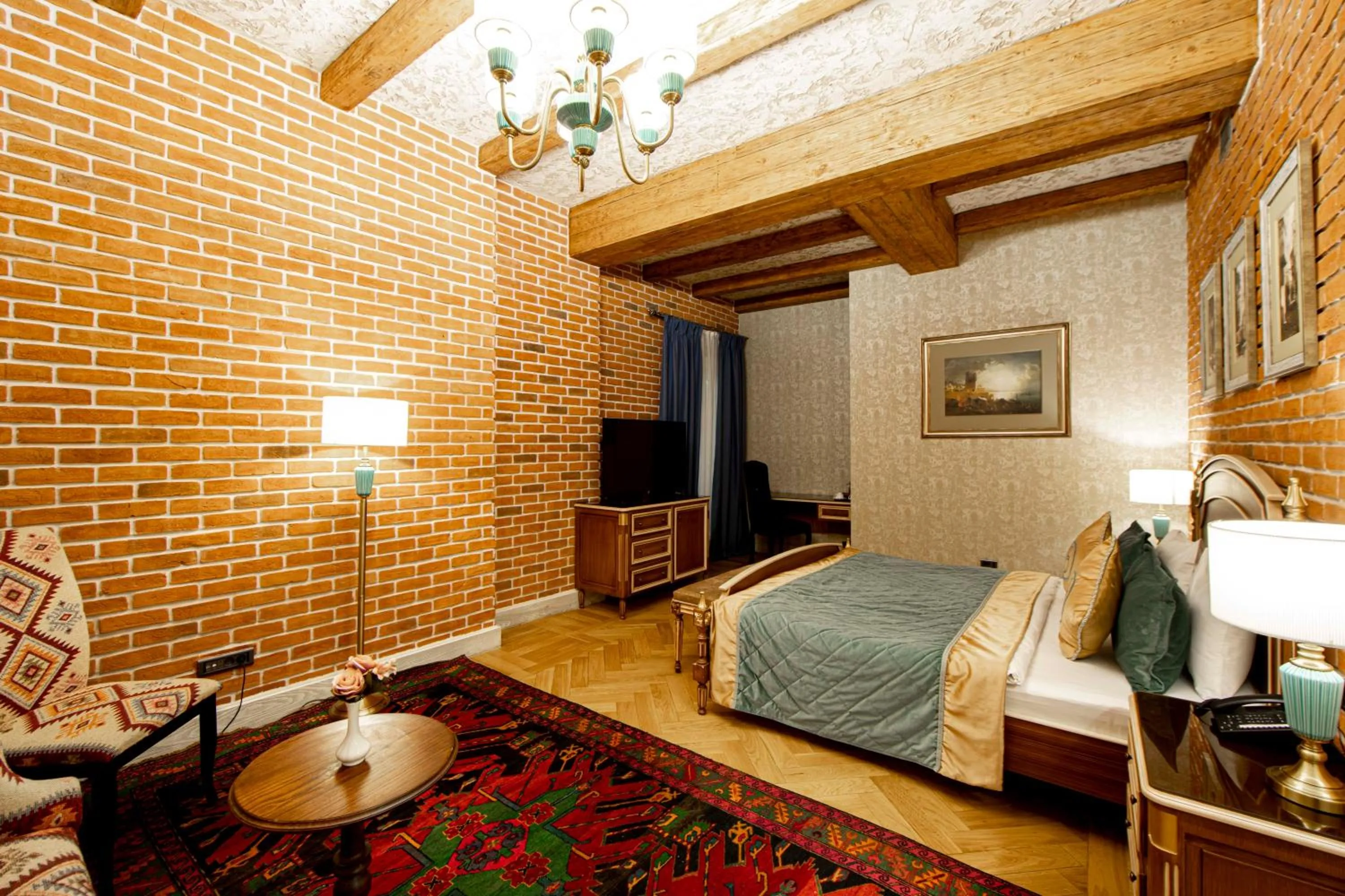 Photo of the whole room, Bed in Sapphire Bayil Hotel