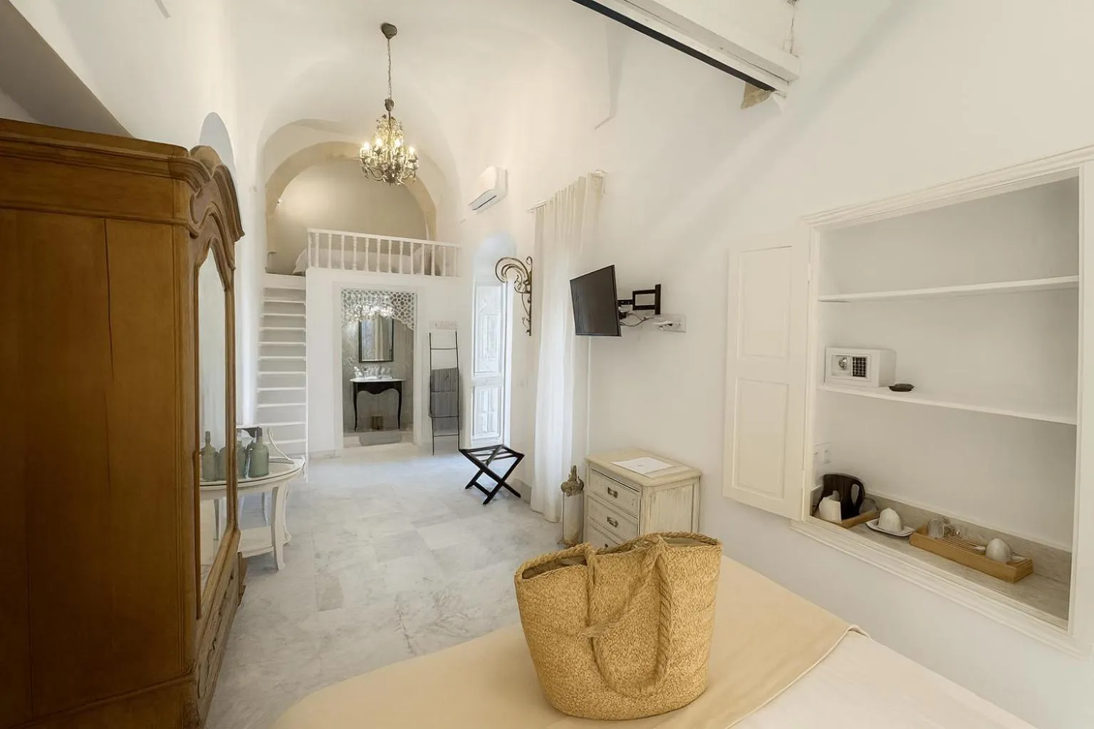 TV and multimedia in Dar Benti