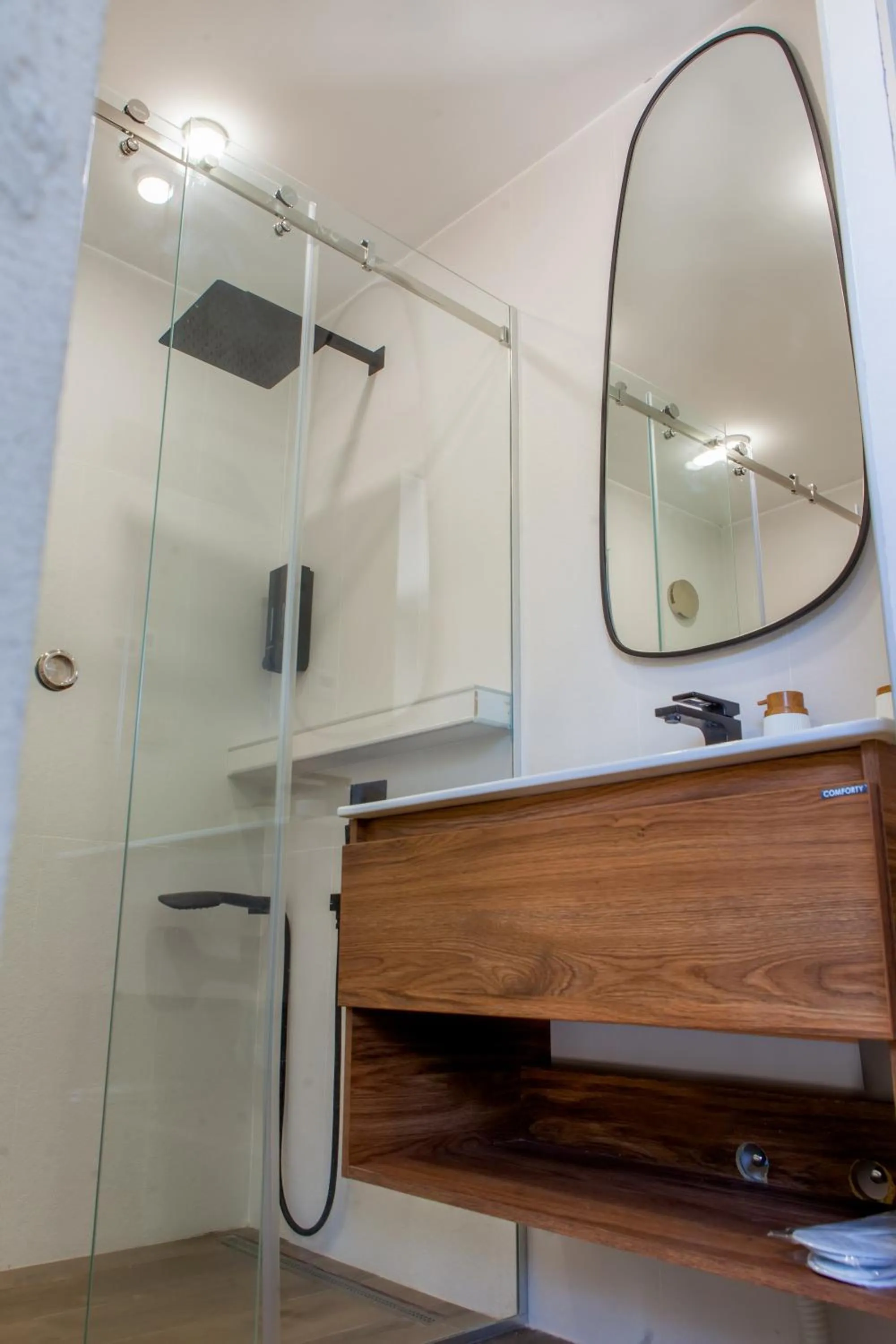 Shower in Cross Resort Hotel