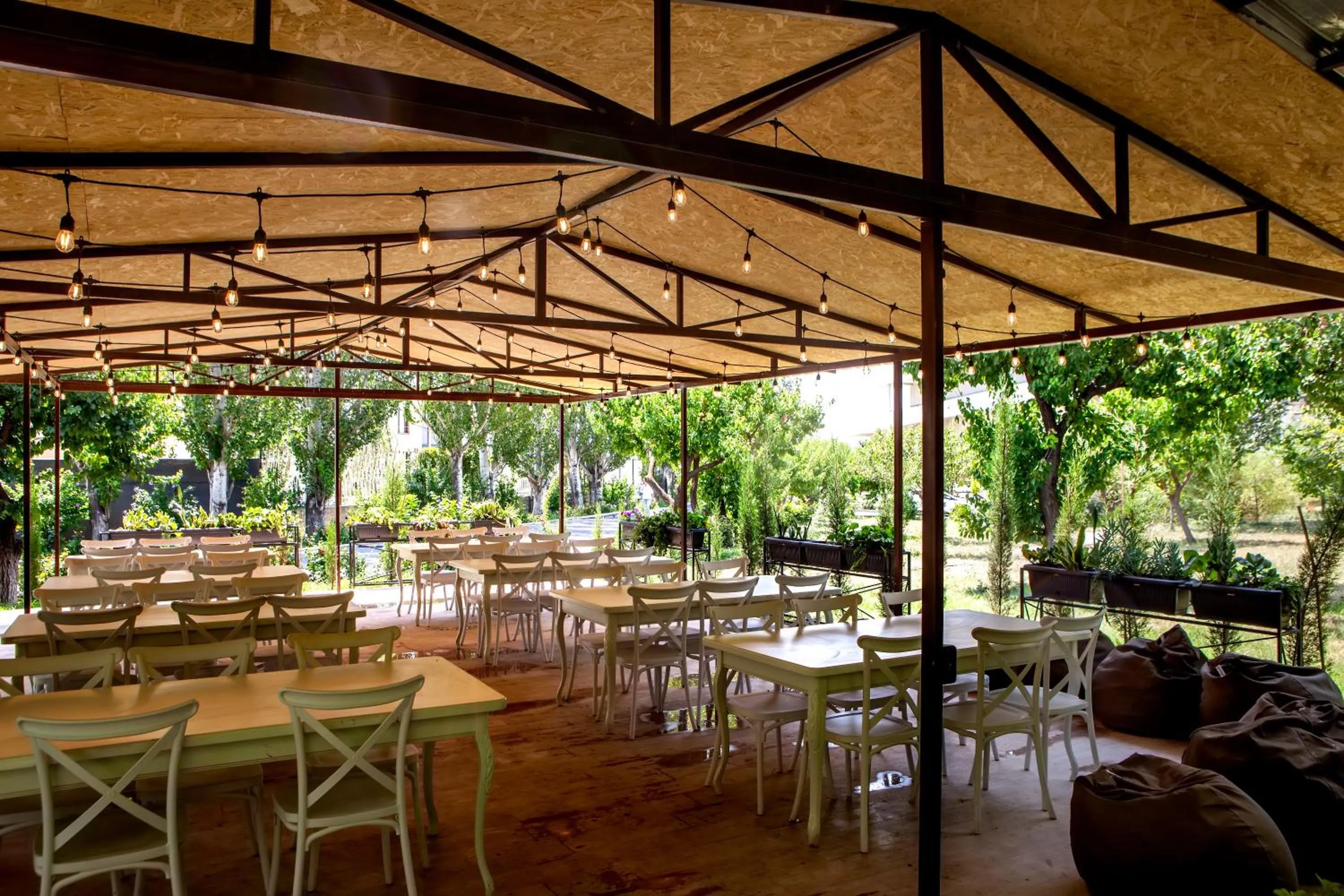 Restaurant/places to eat in Cross Resort Hotel