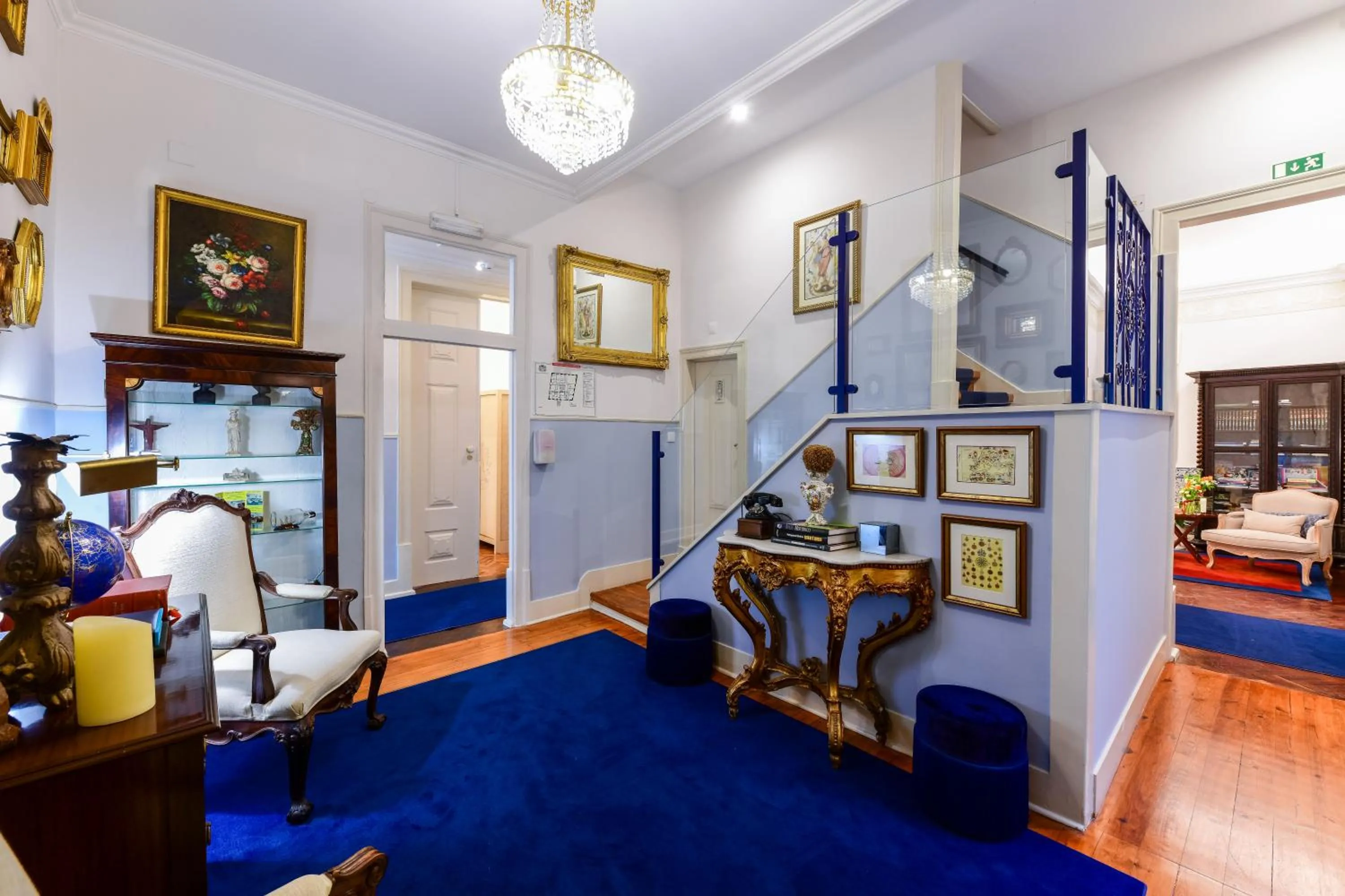 Communal lounge/ TV room in Casa de Sao Mamede Hotel