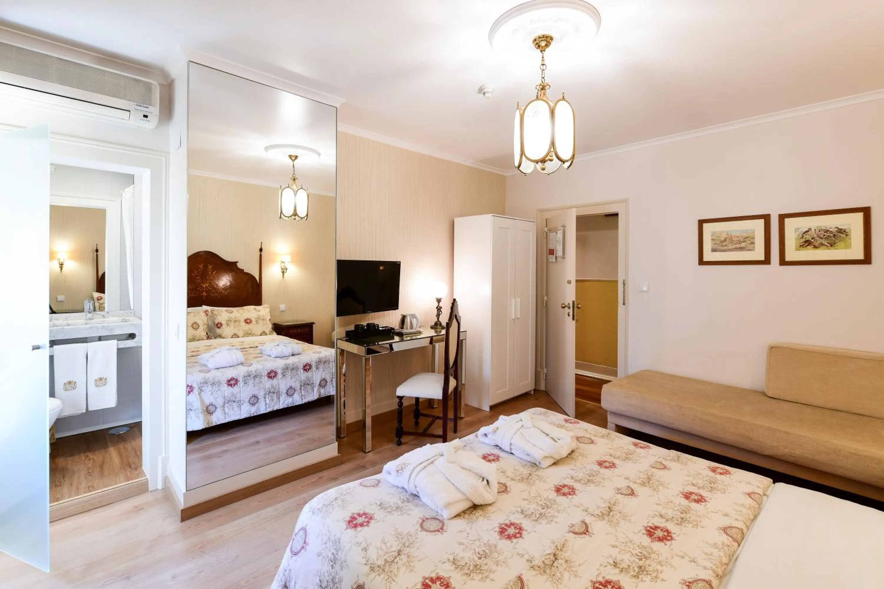 Bedroom, Bed in Casa de Sao Mamede Hotel