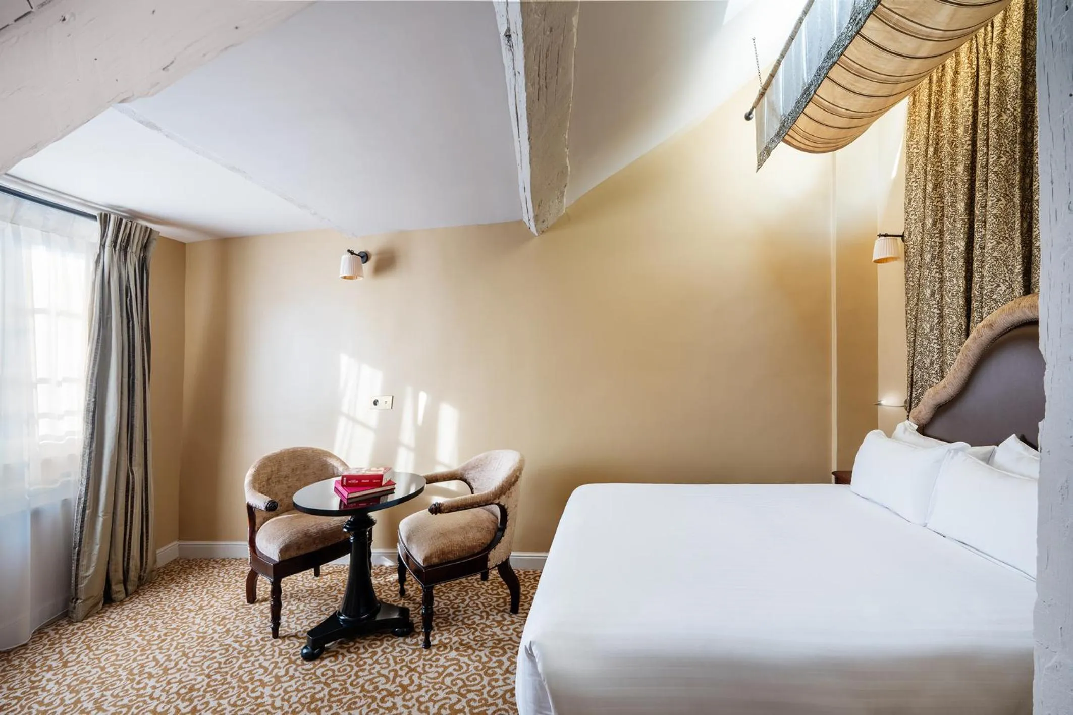 Photo of the whole room, Bed in Hotel Odeon Saint-Germain