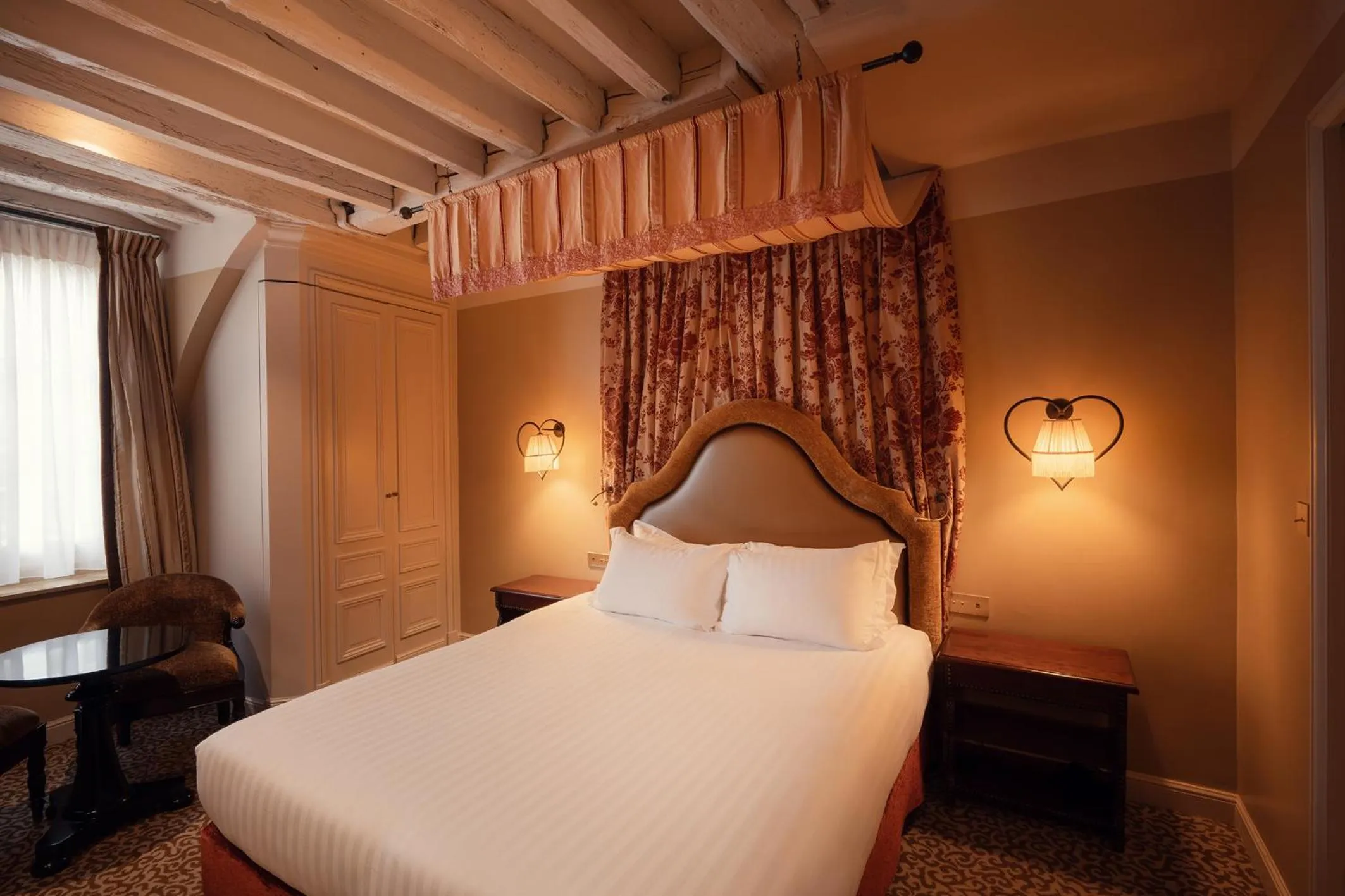 Photo of the whole room, Bed in Hotel Odeon Saint-Germain