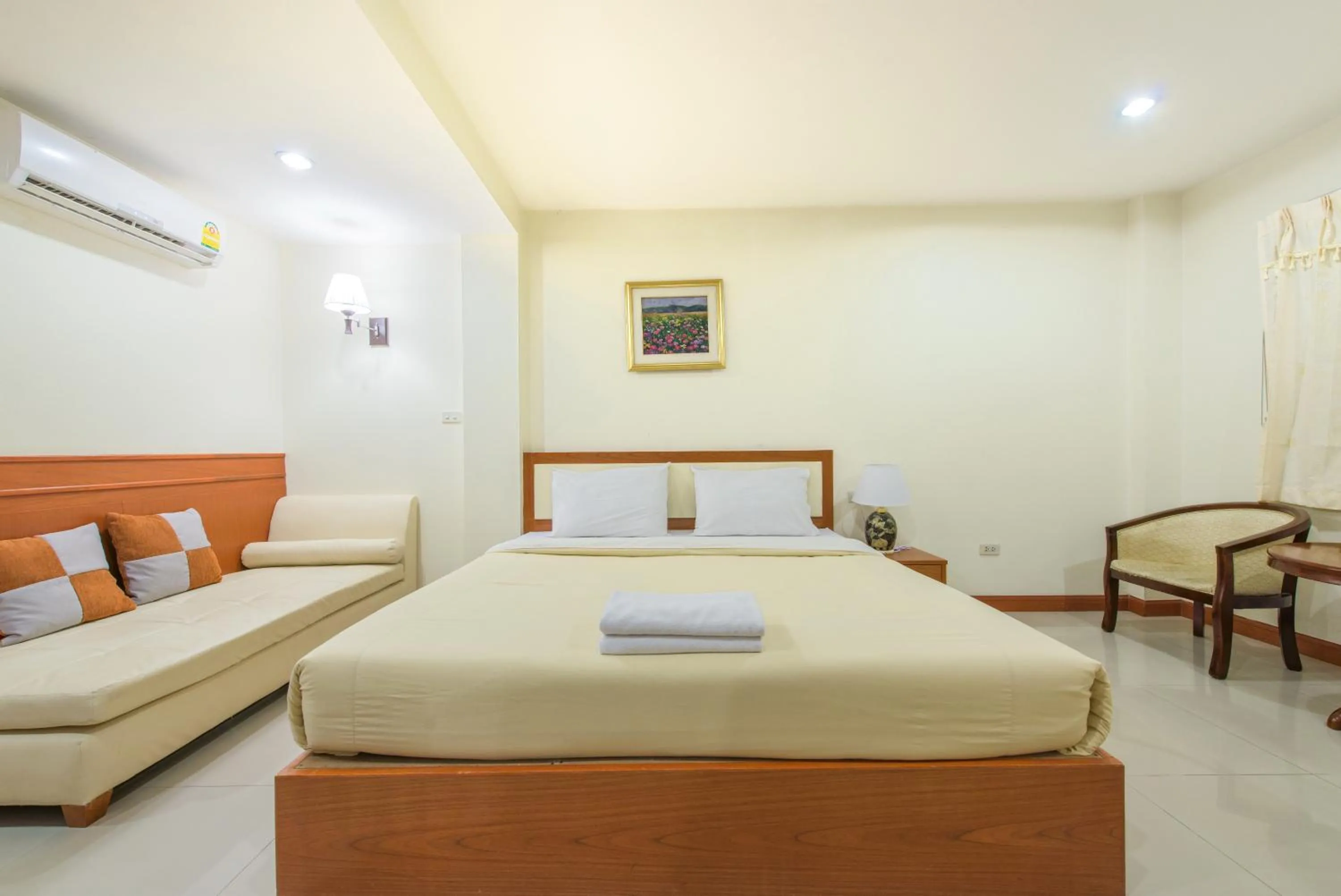 Photo of the whole room, Bed in Nuntiya Terrace