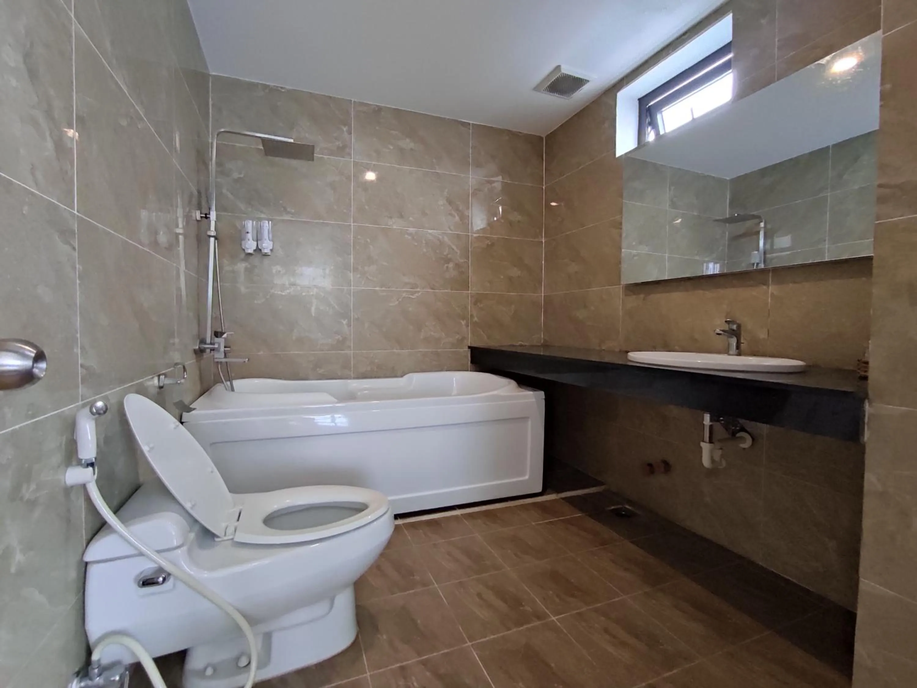 Toilet in HỒNG HẢI 2 HOTEL