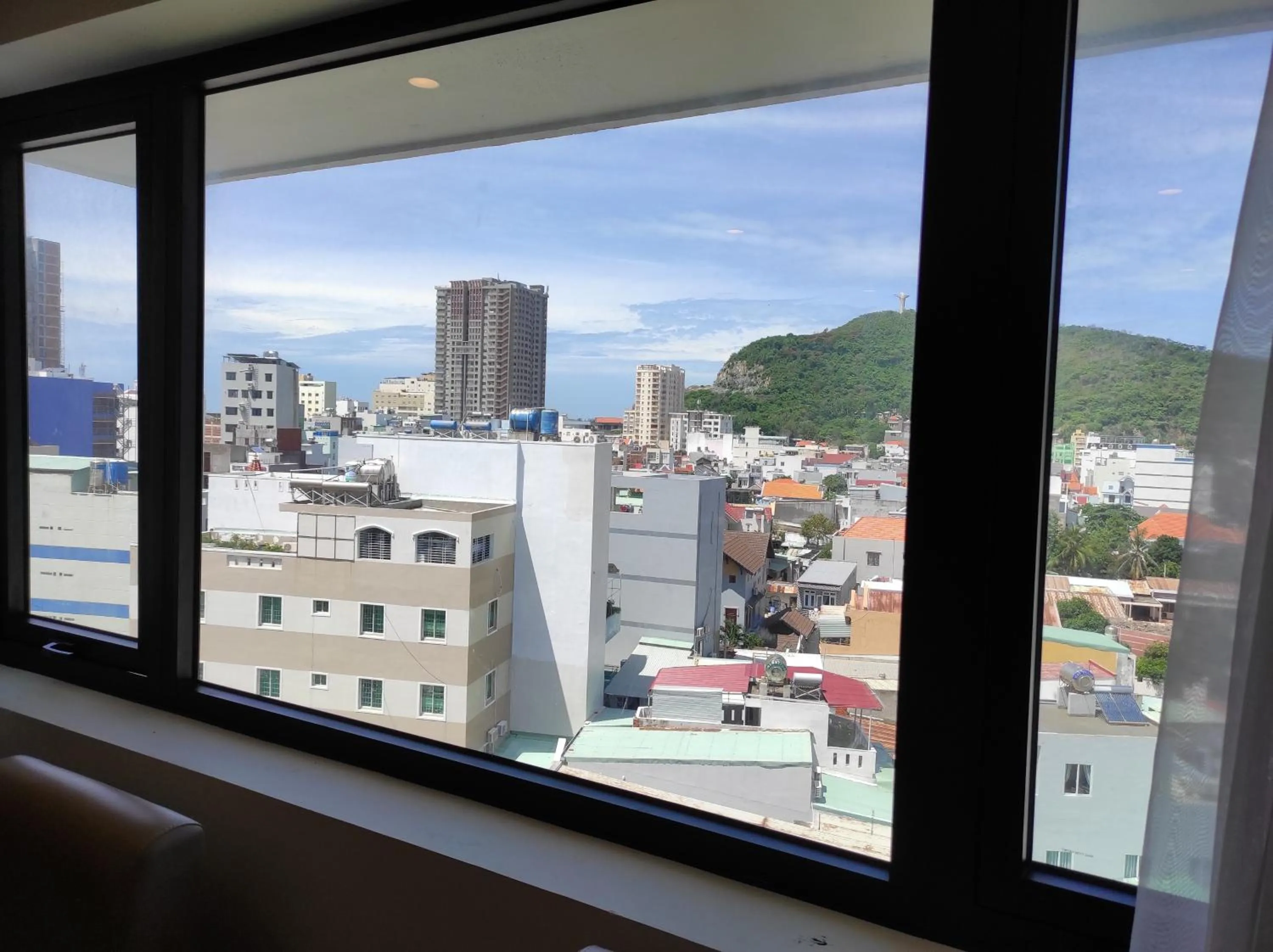 Mountain view in HỒNG HẢI 2 HOTEL