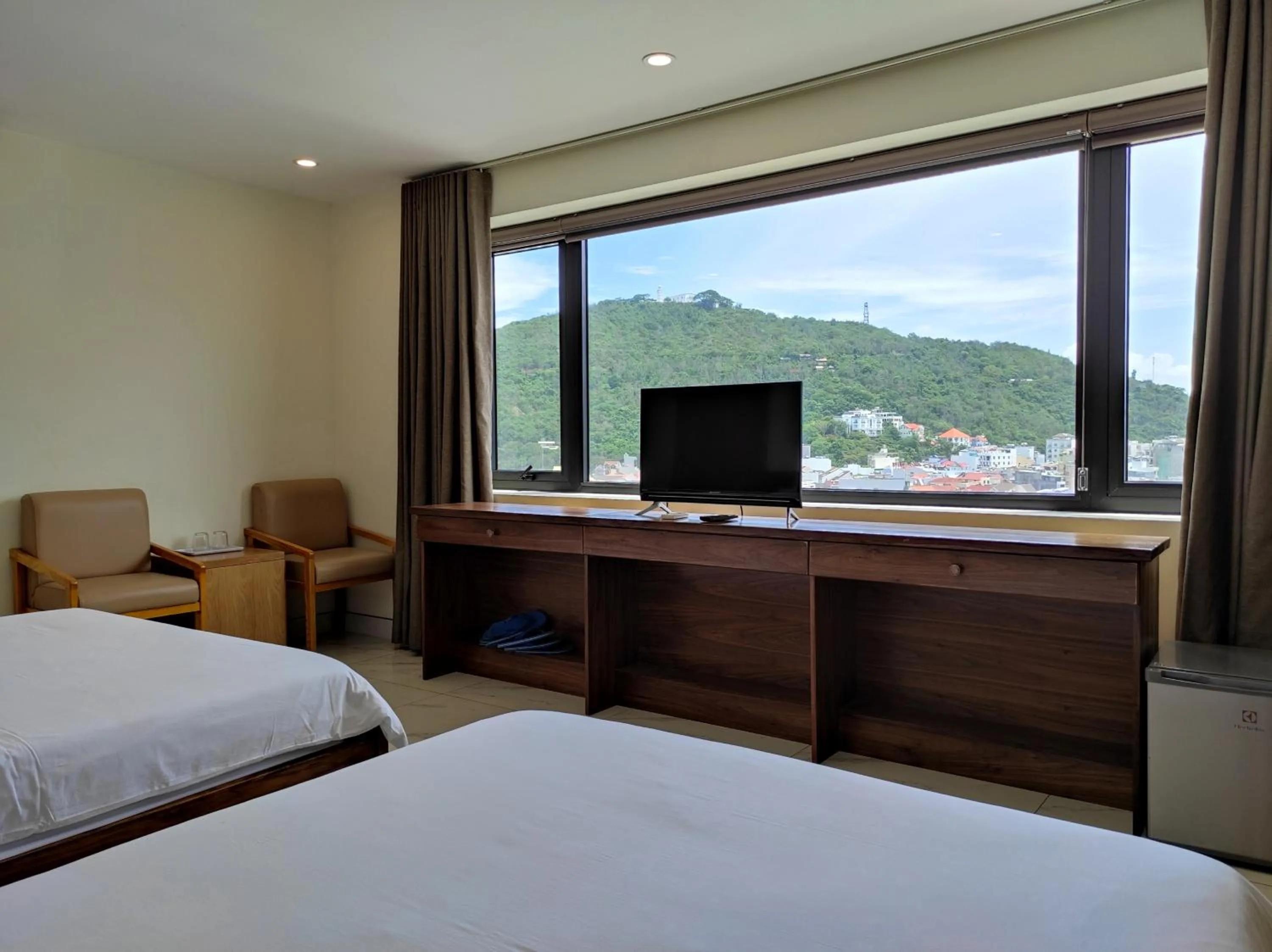 Natural landscape, Bed in HỒNG HẢI 2 HOTEL