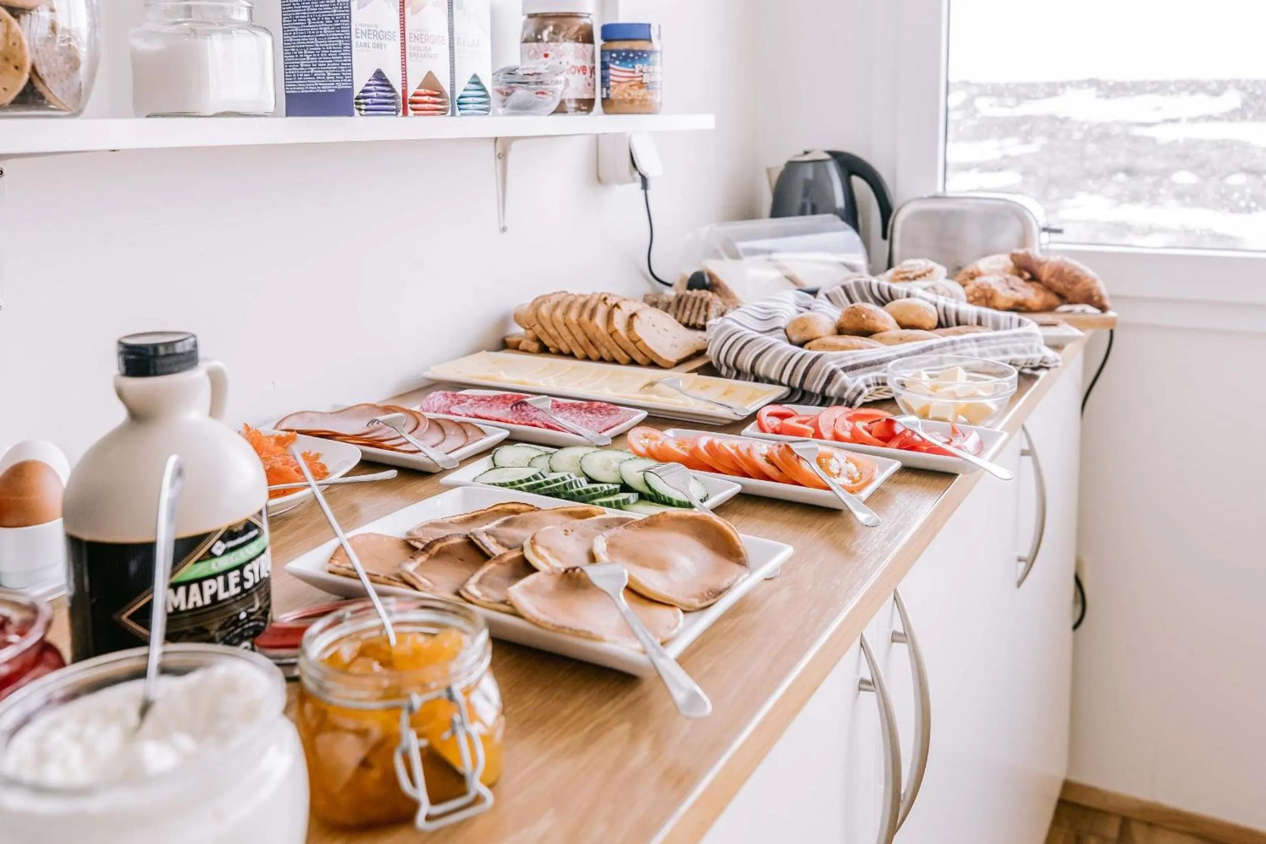 Buffet breakfast in Hlid Cottages