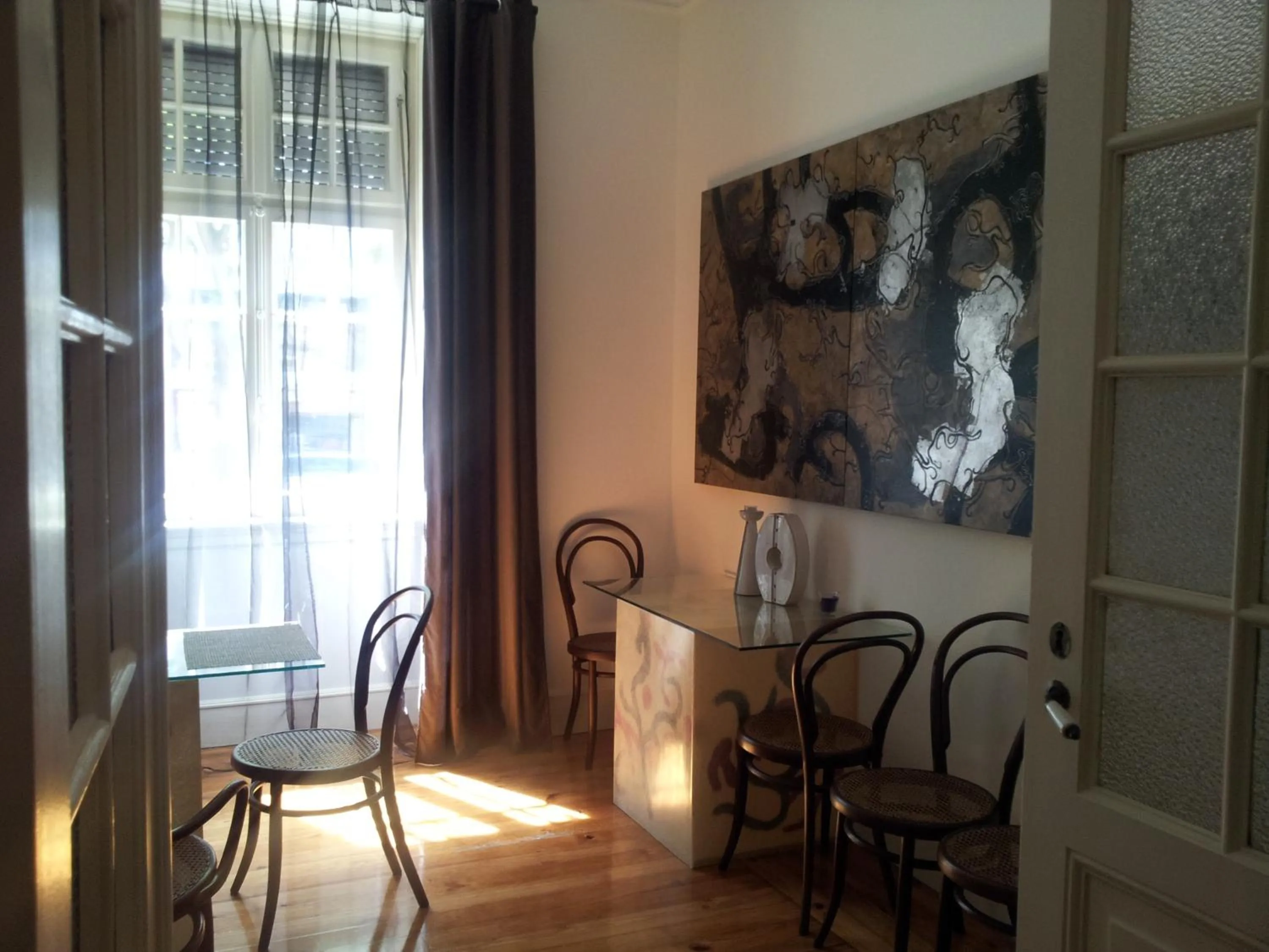 Restaurant/places to eat in Whatever Art B&B