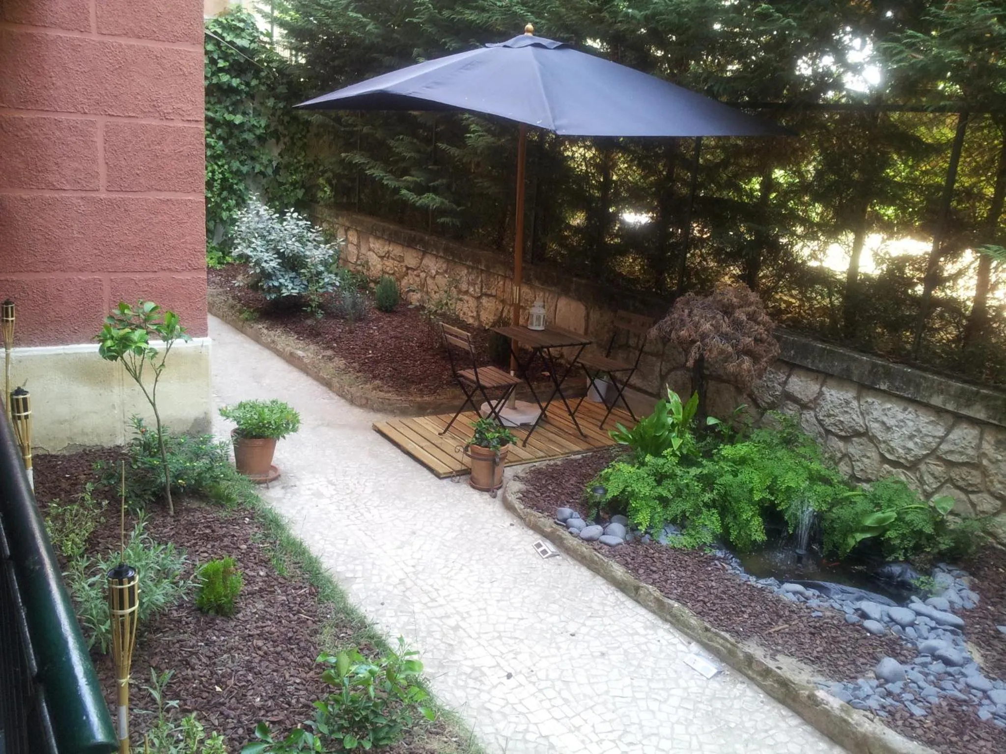 Garden in Whatever Art B&B