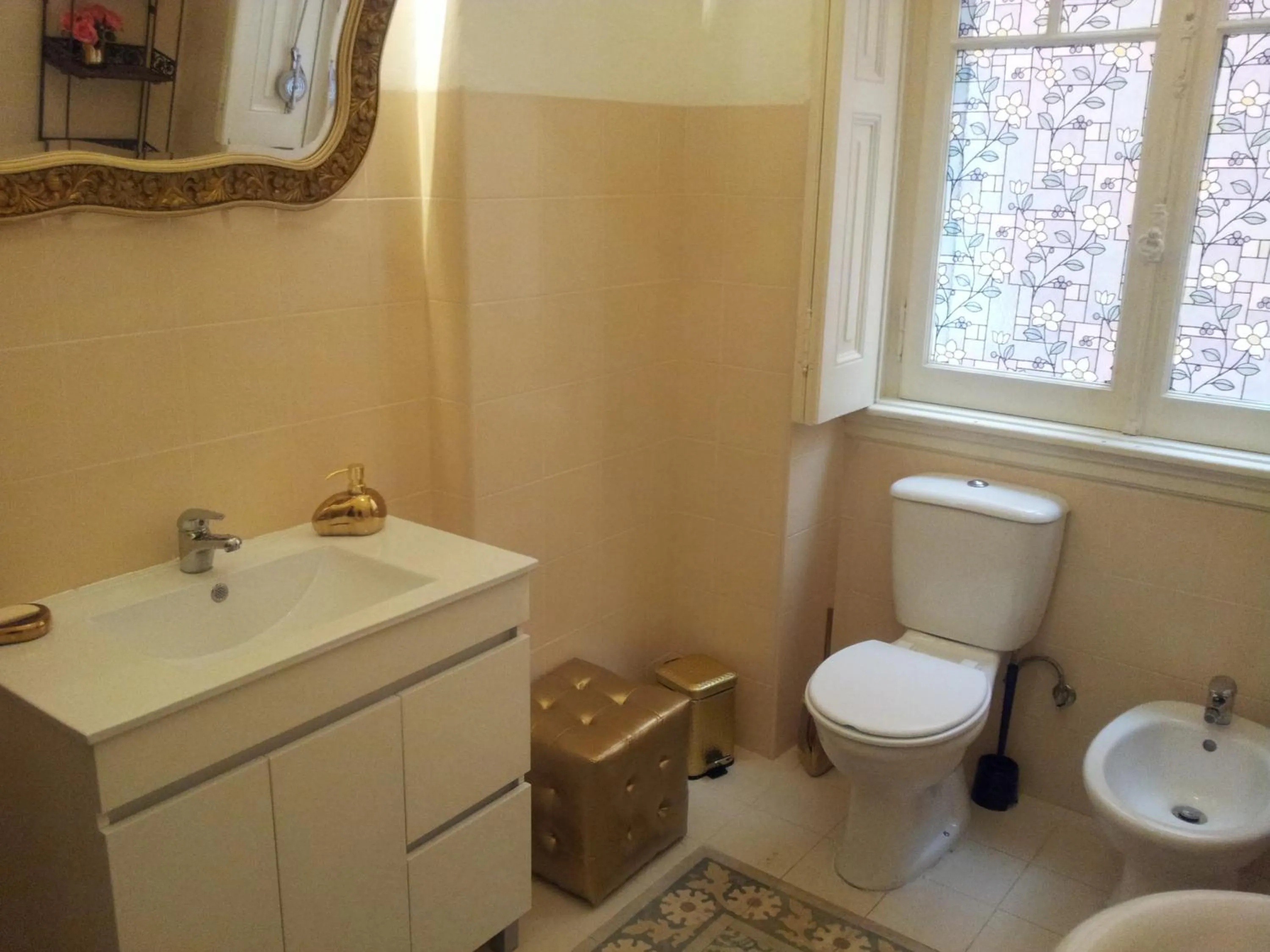 Bathroom in Whatever Art B&B