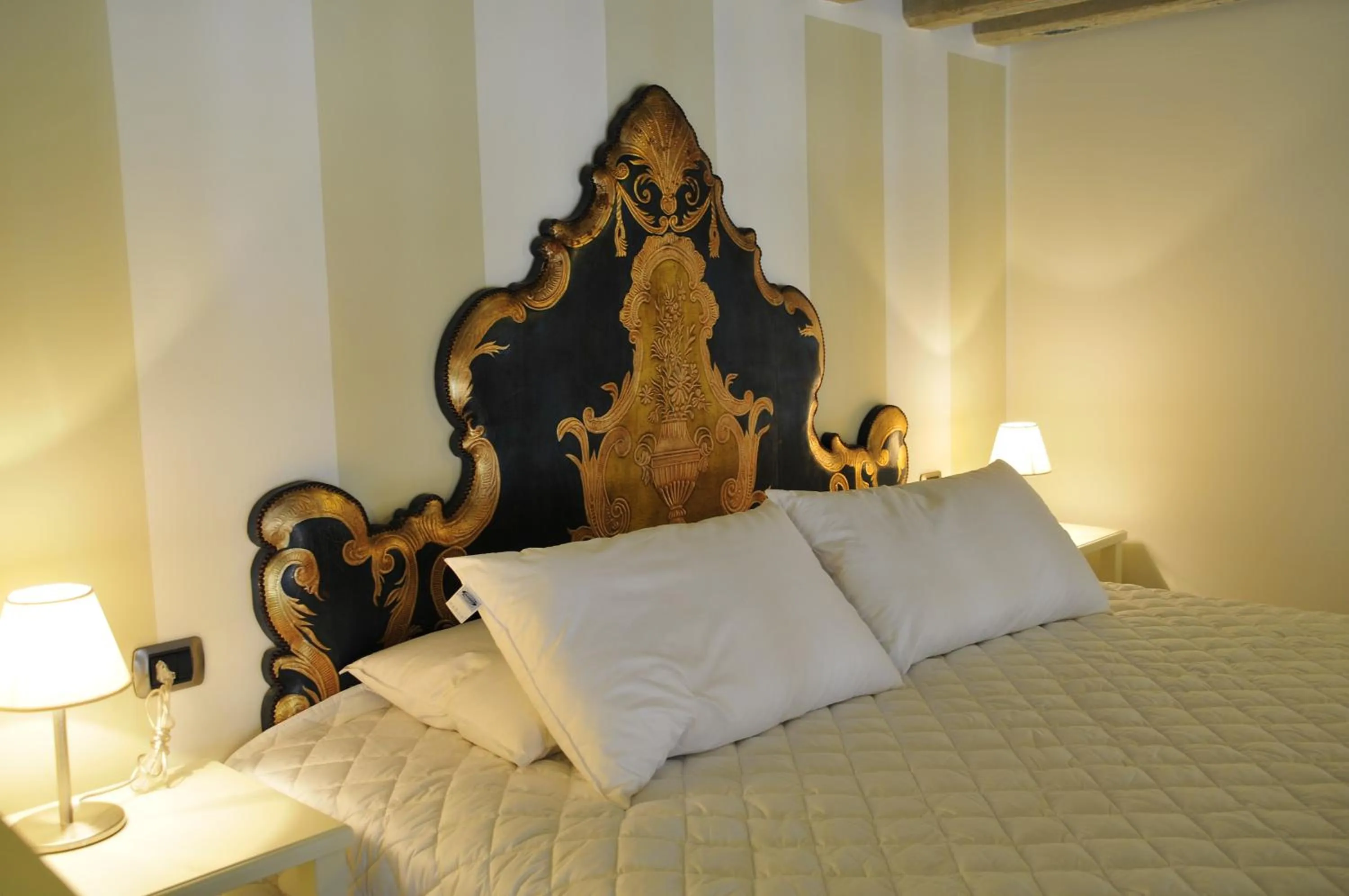 Decorative detail, Bed in Ca' Mariele