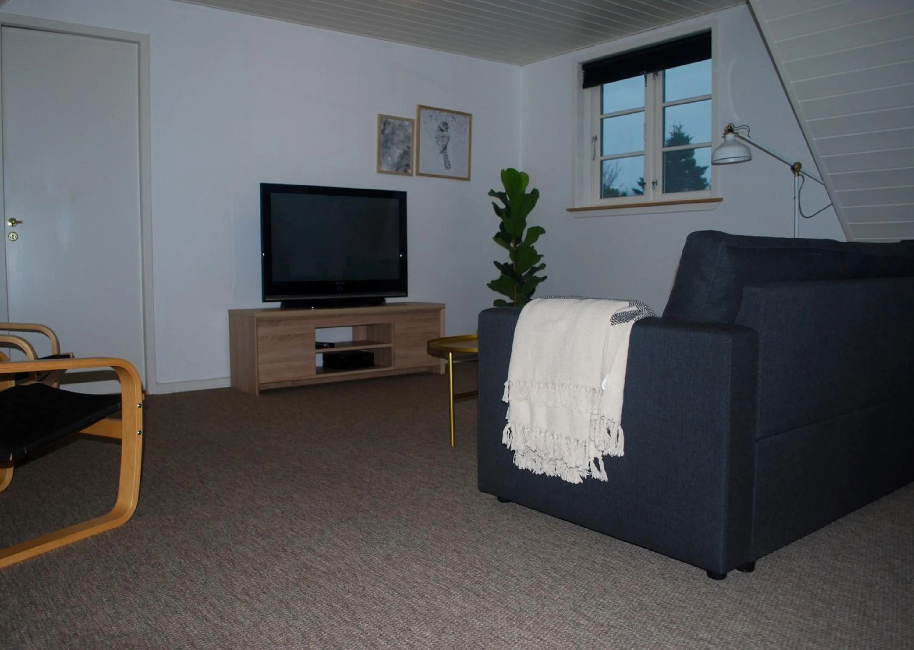 Seating area in Adventure Park Apartments