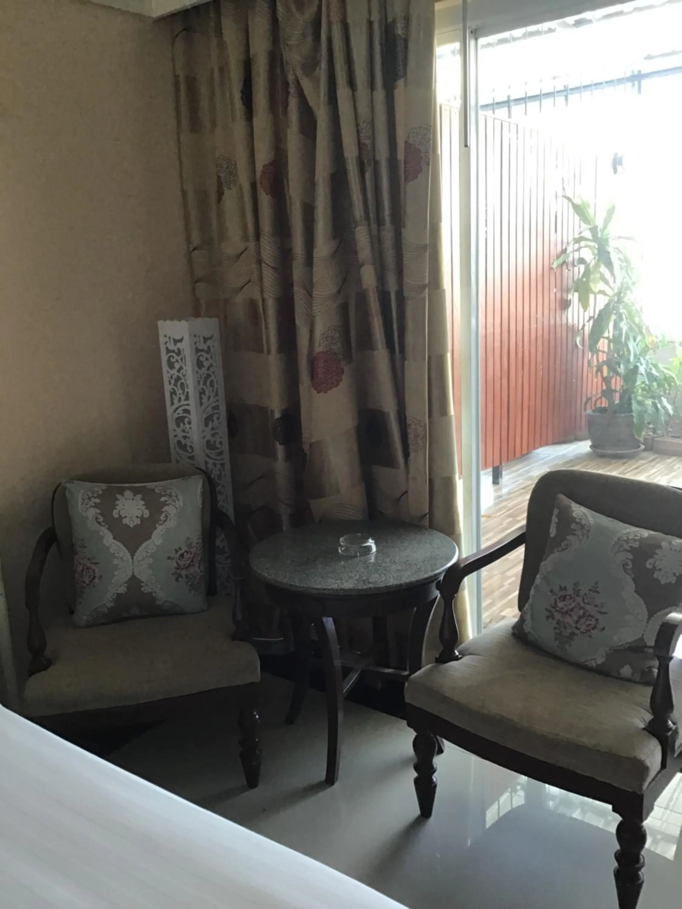 Bed in Tonkoon Hotel