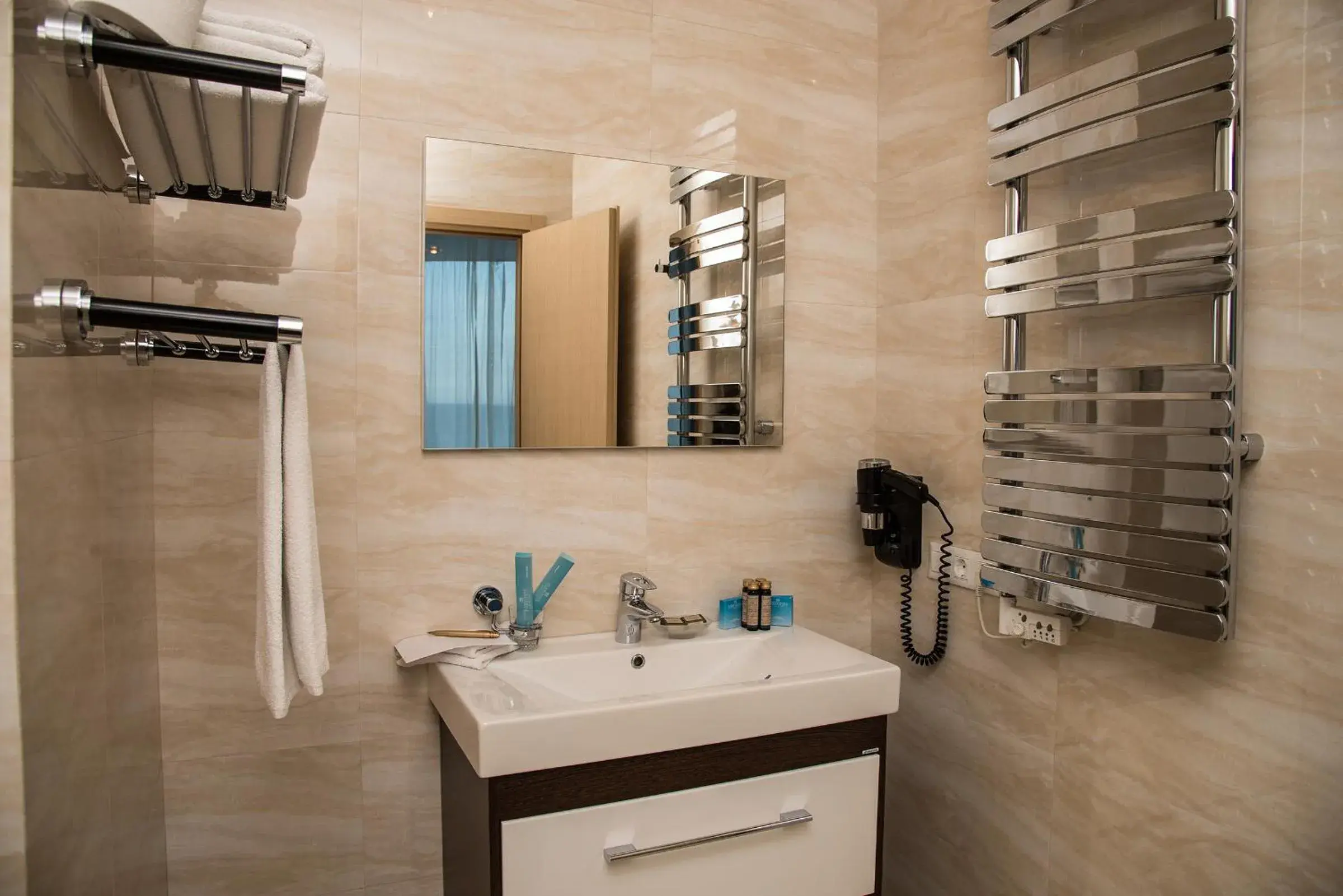 Deluxe King Room - single occupancy - Non-Smoking in Boutique Hotel Portofino Deluxe King Room - single occupancy - Non-Smoking in Boutique Hotel Portofino