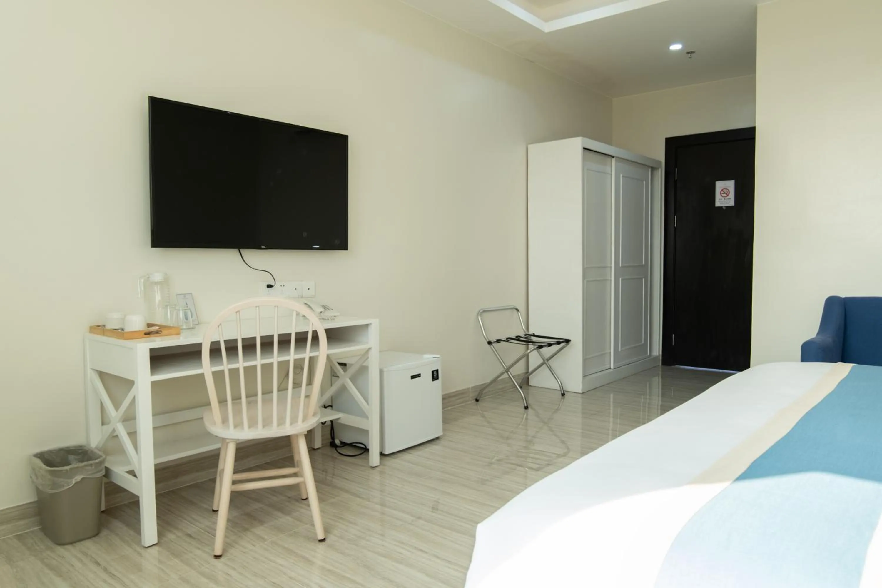 Bed in Hampton Suites