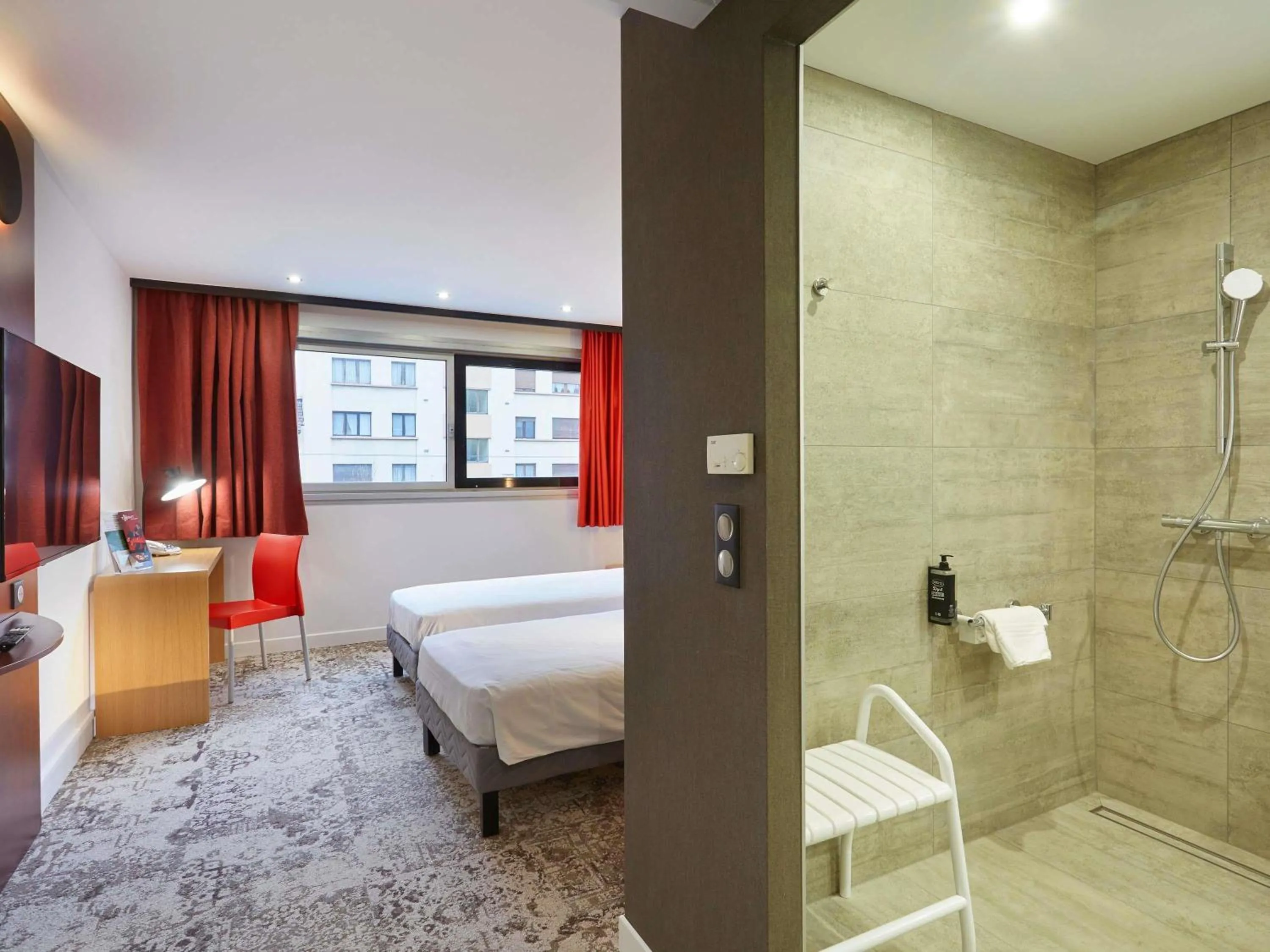 Bedroom, Bed in ibis Annemasse-Genève